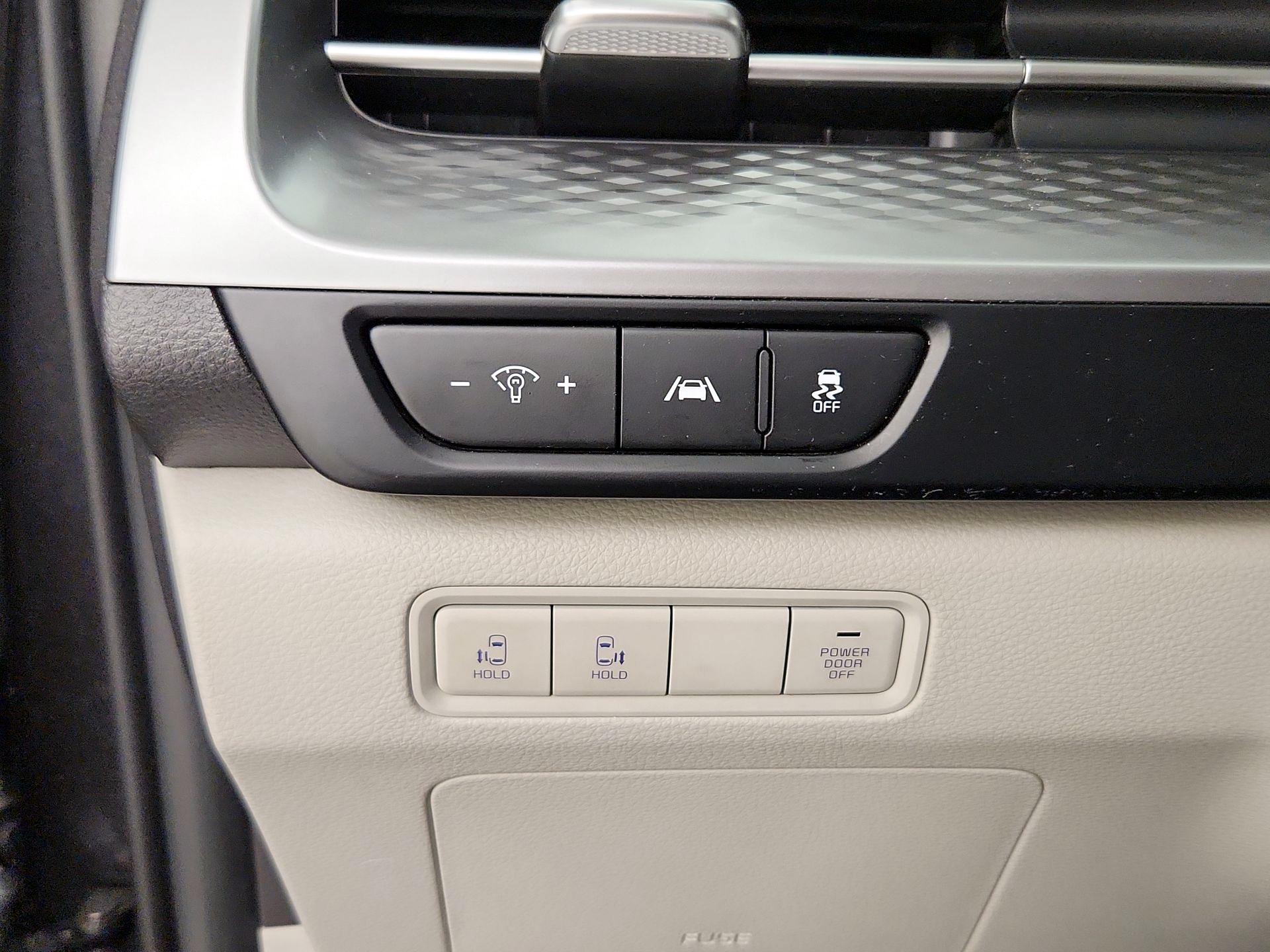 Thumbnail: 2024 Kia Carnival - 13