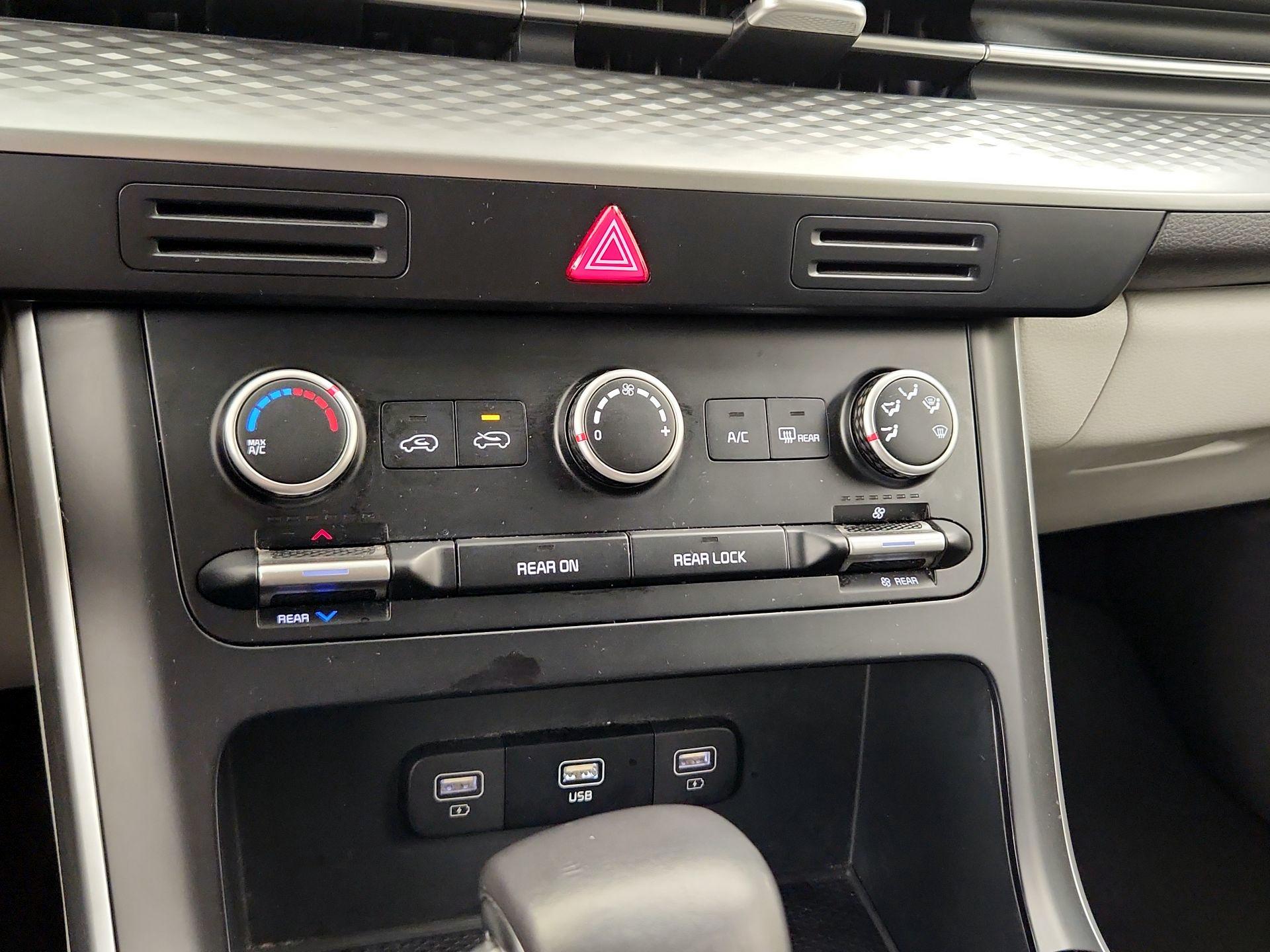 Thumbnail: 2024 Kia Carnival - 16