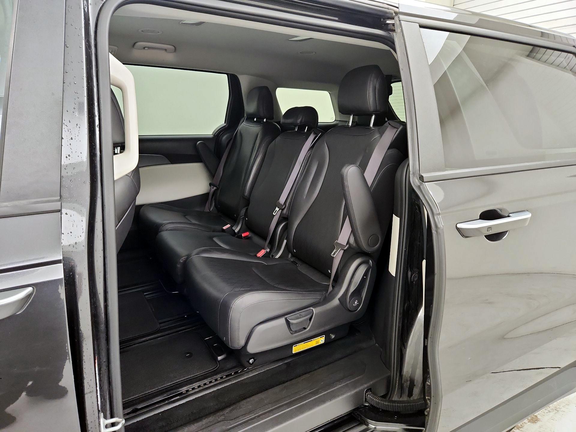 Thumbnail: 2024 Kia Carnival - 19