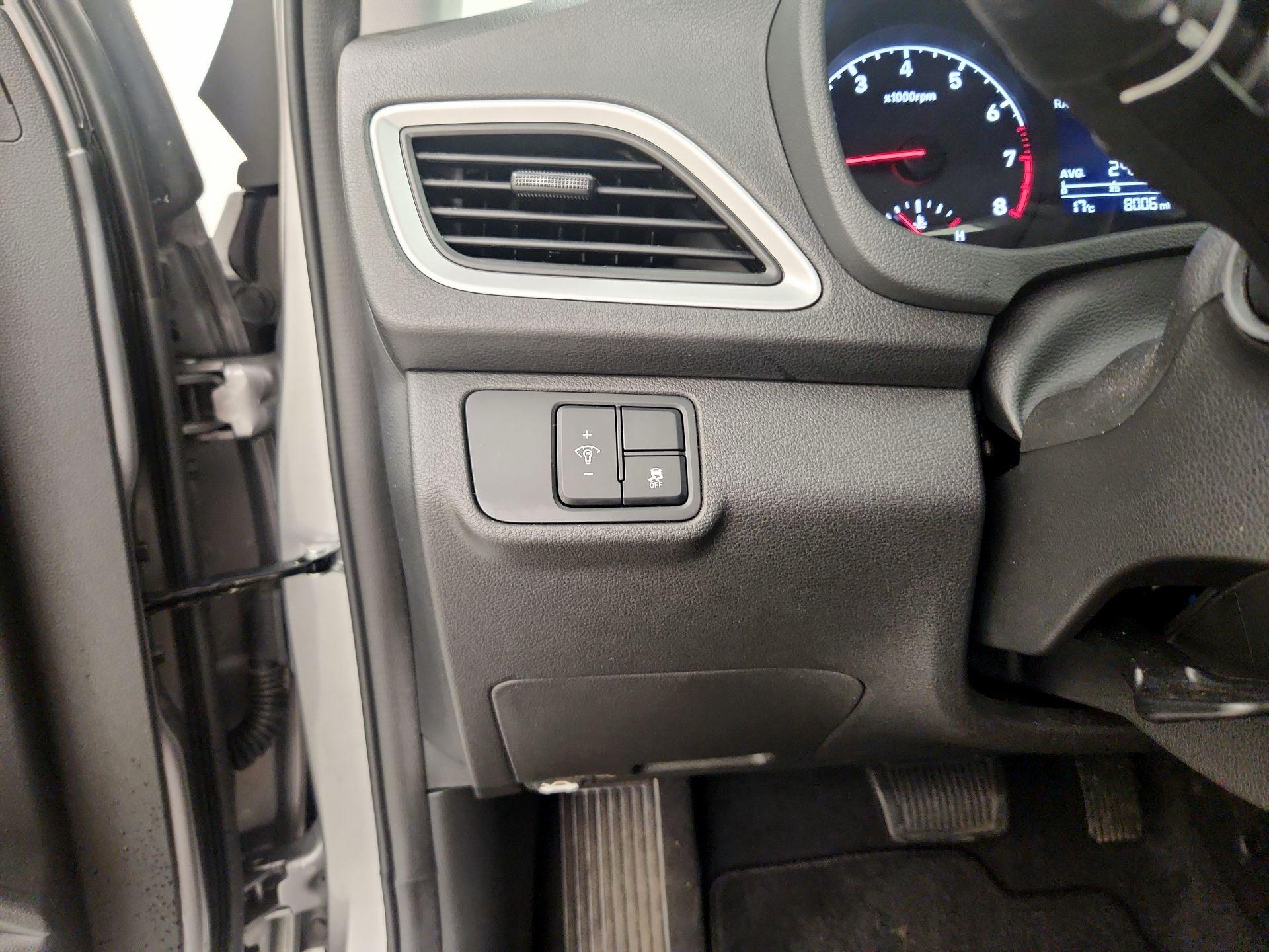 Thumbnail: 2022 Hyundai Accent - 13