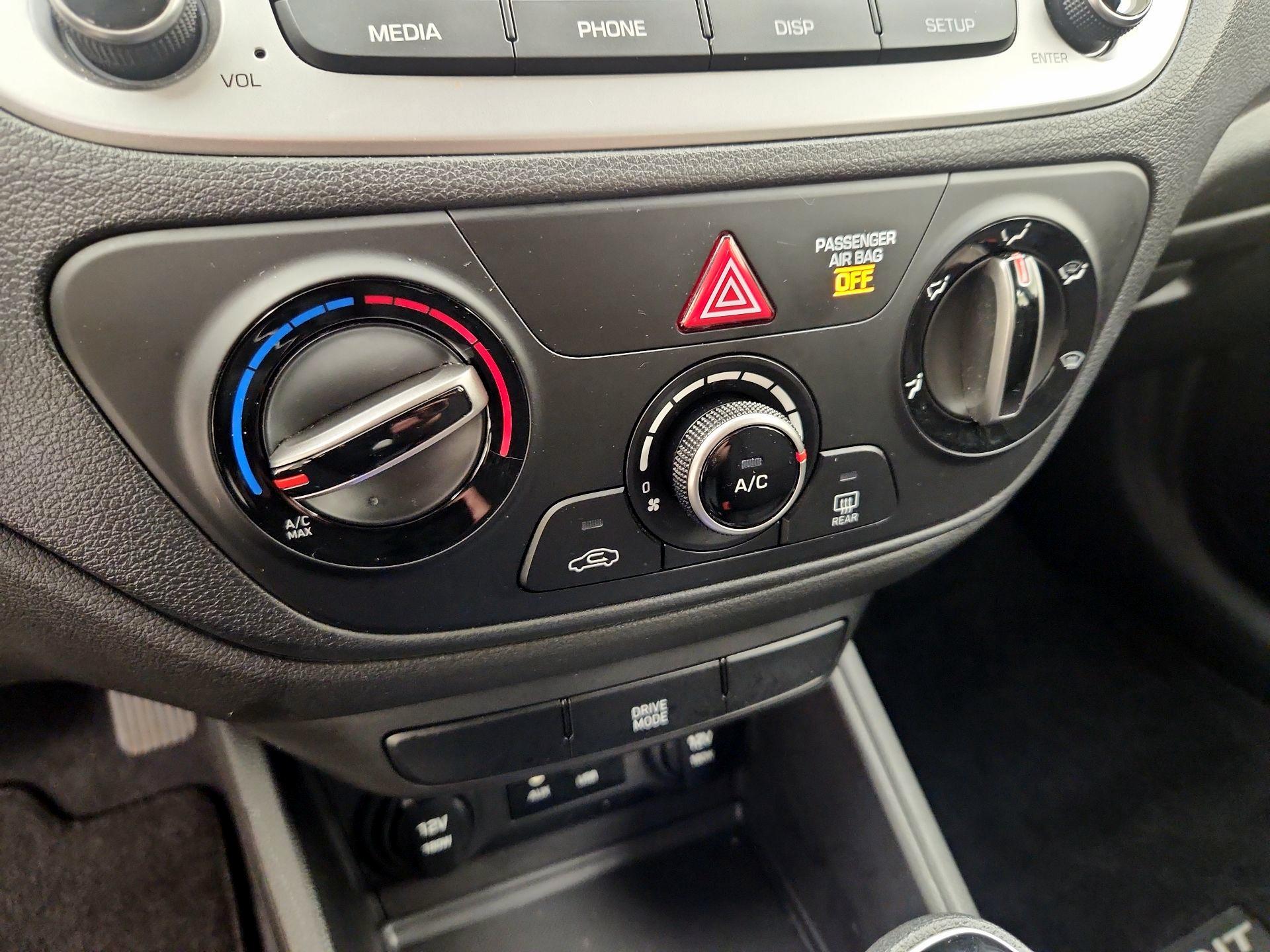 Thumbnail: 2022 Hyundai Accent - 16