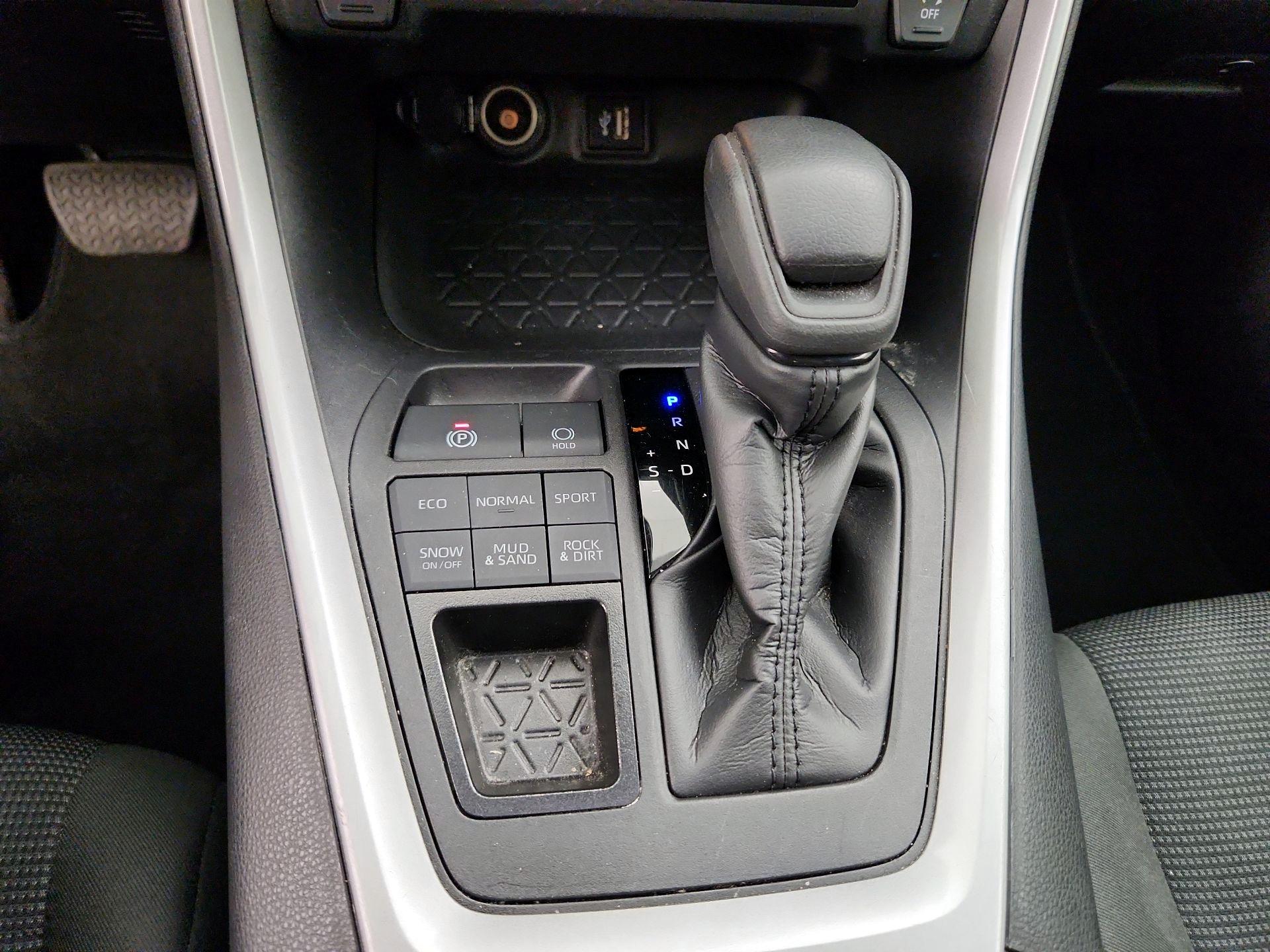 Thumbnail: 2024 Toyota RAV4 - 17