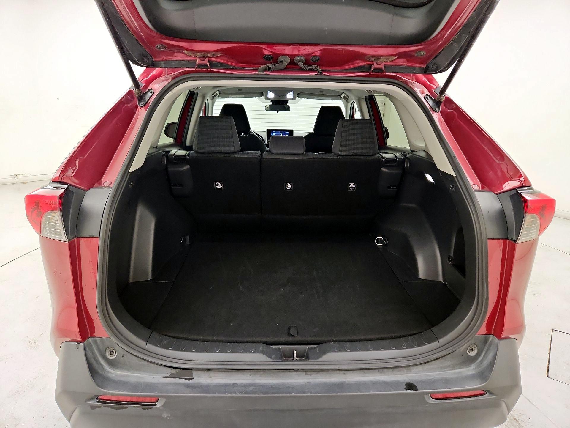 Thumbnail: 2023 Toyota RAV4 - 20