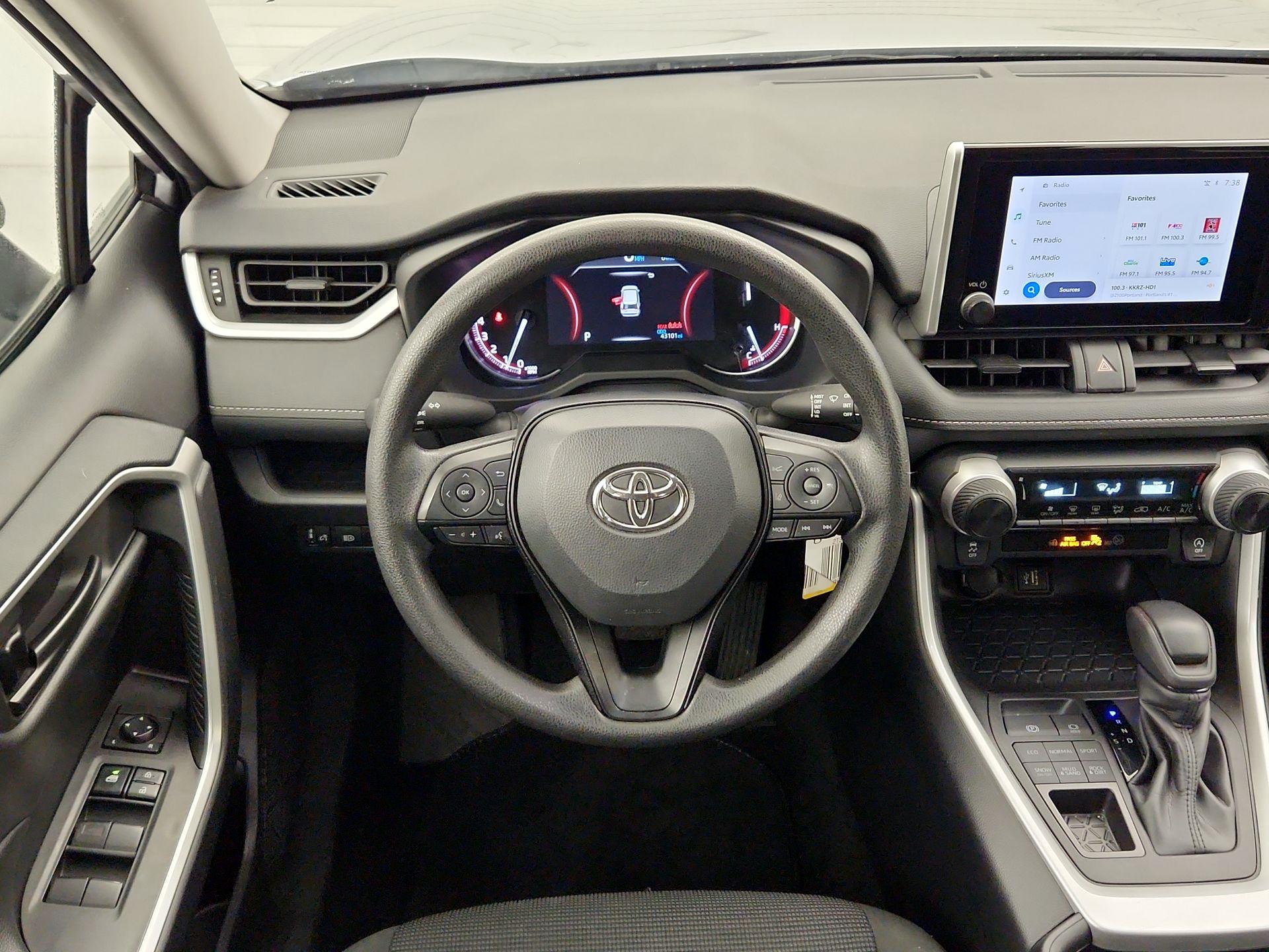 Thumbnail: 2024 Toyota RAV4 - 10