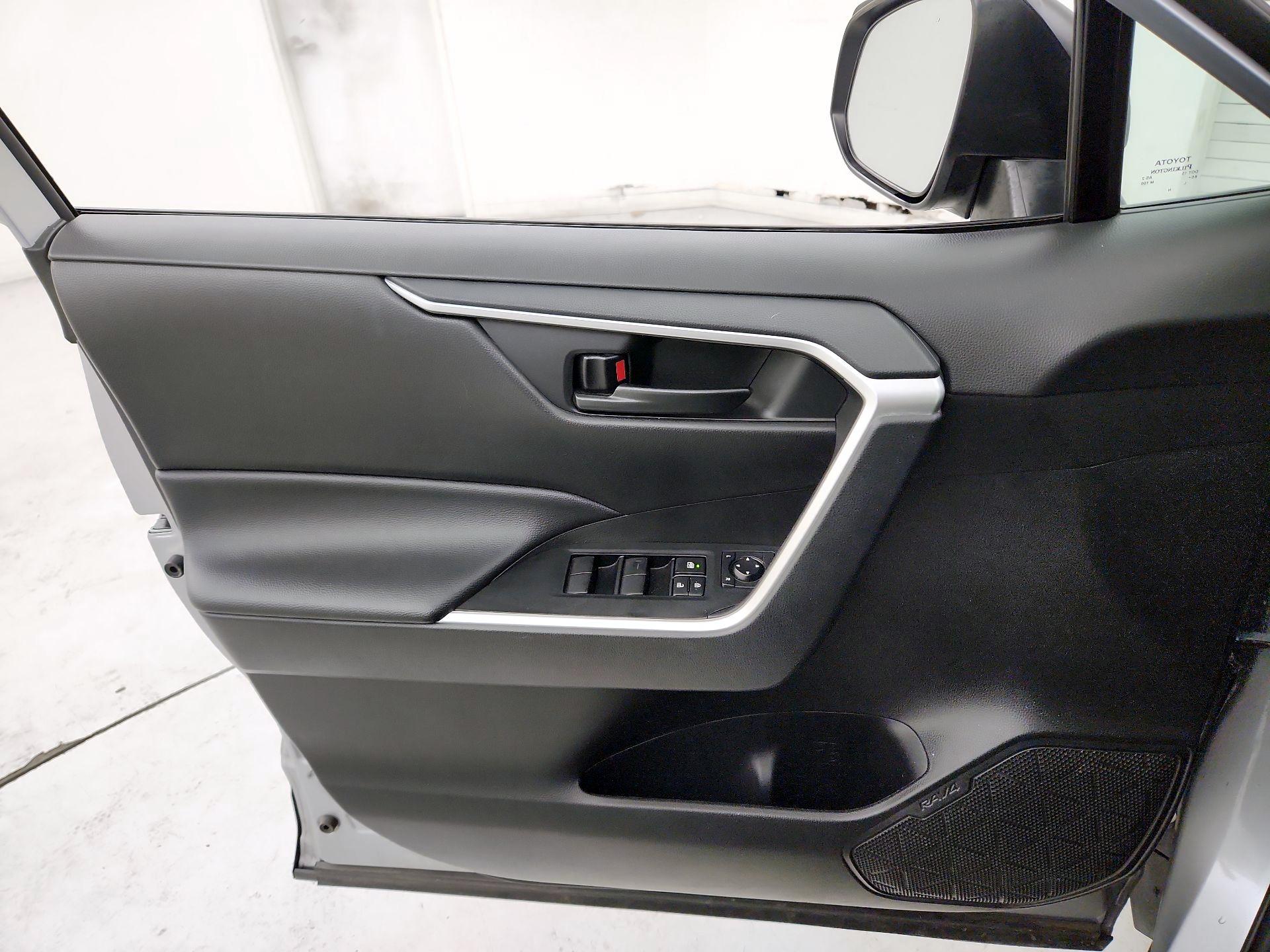 Thumbnail: 2024 Toyota RAV4 - 12