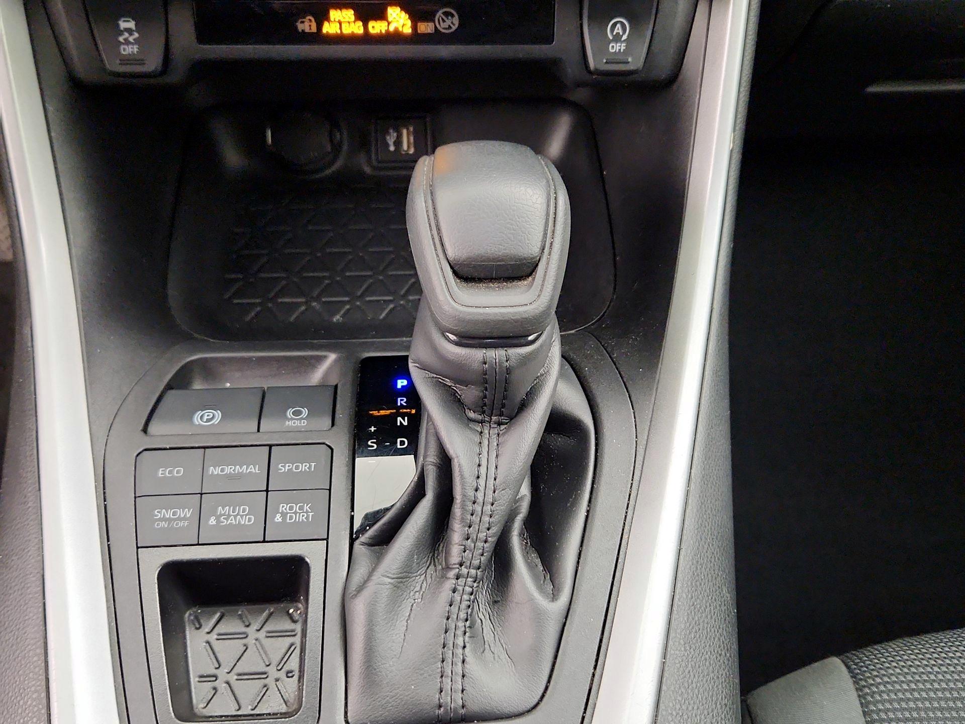 Thumbnail: 2024 Toyota RAV4 - 17