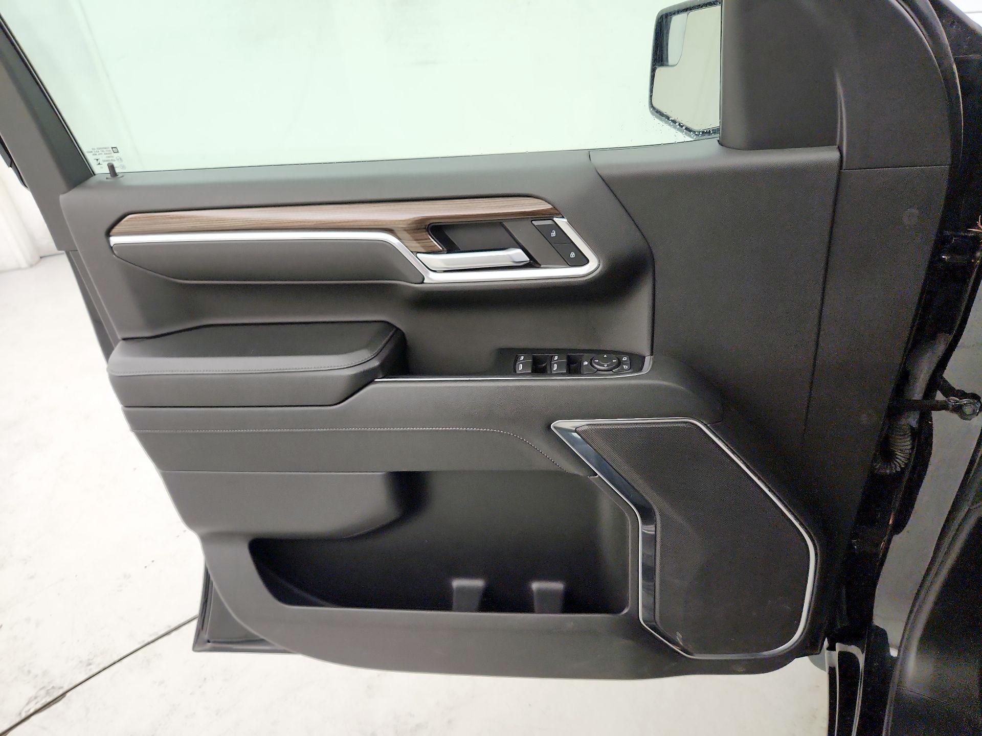 Thumbnail: 2023 Chevrolet Silverado 1500 - 12