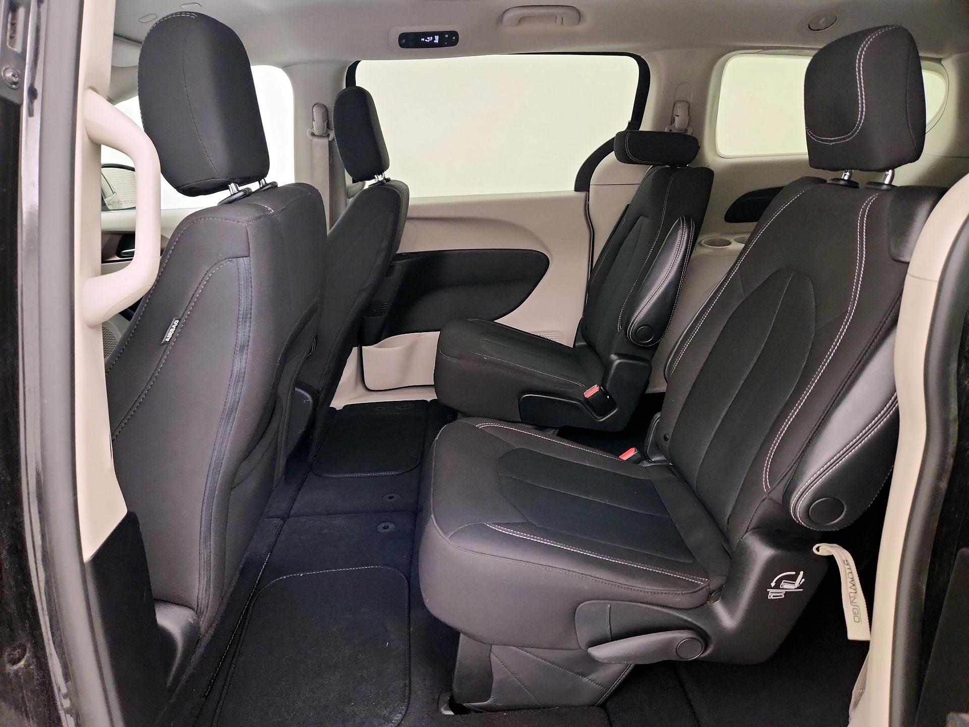 Thumbnail: 2023 Chrysler Voyager - 19