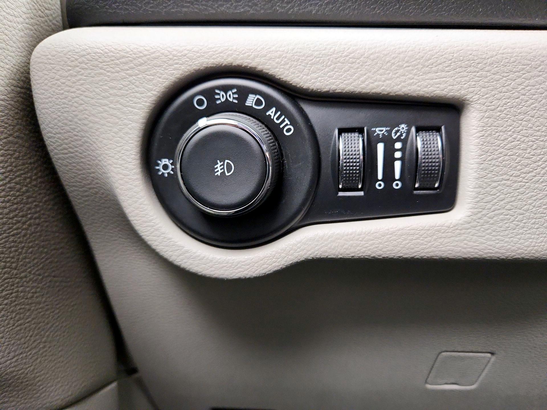 Thumbnail: 2024 Chrysler Pacifica - 13