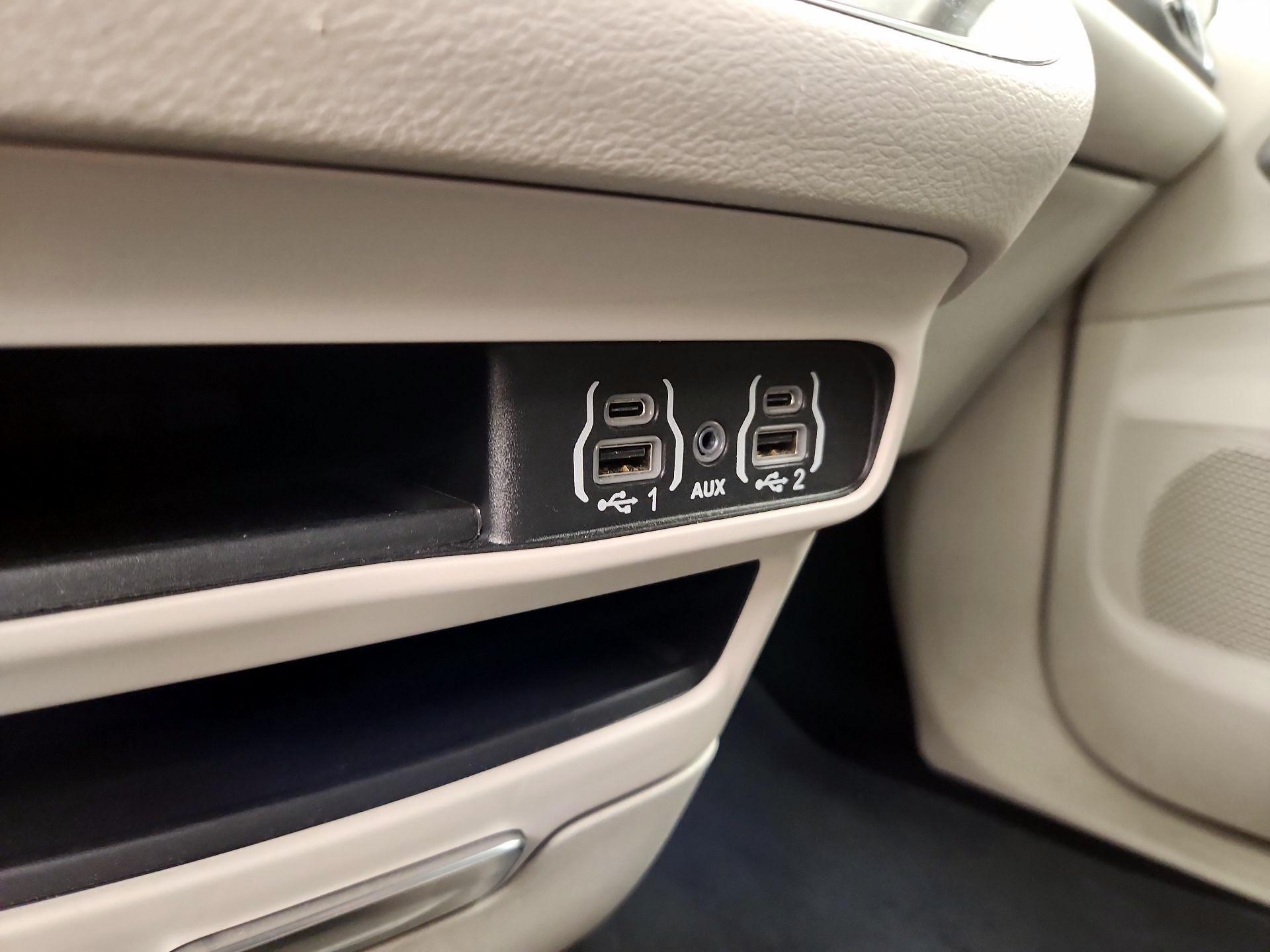 Thumbnail: 2024 Chrysler Pacifica - 18