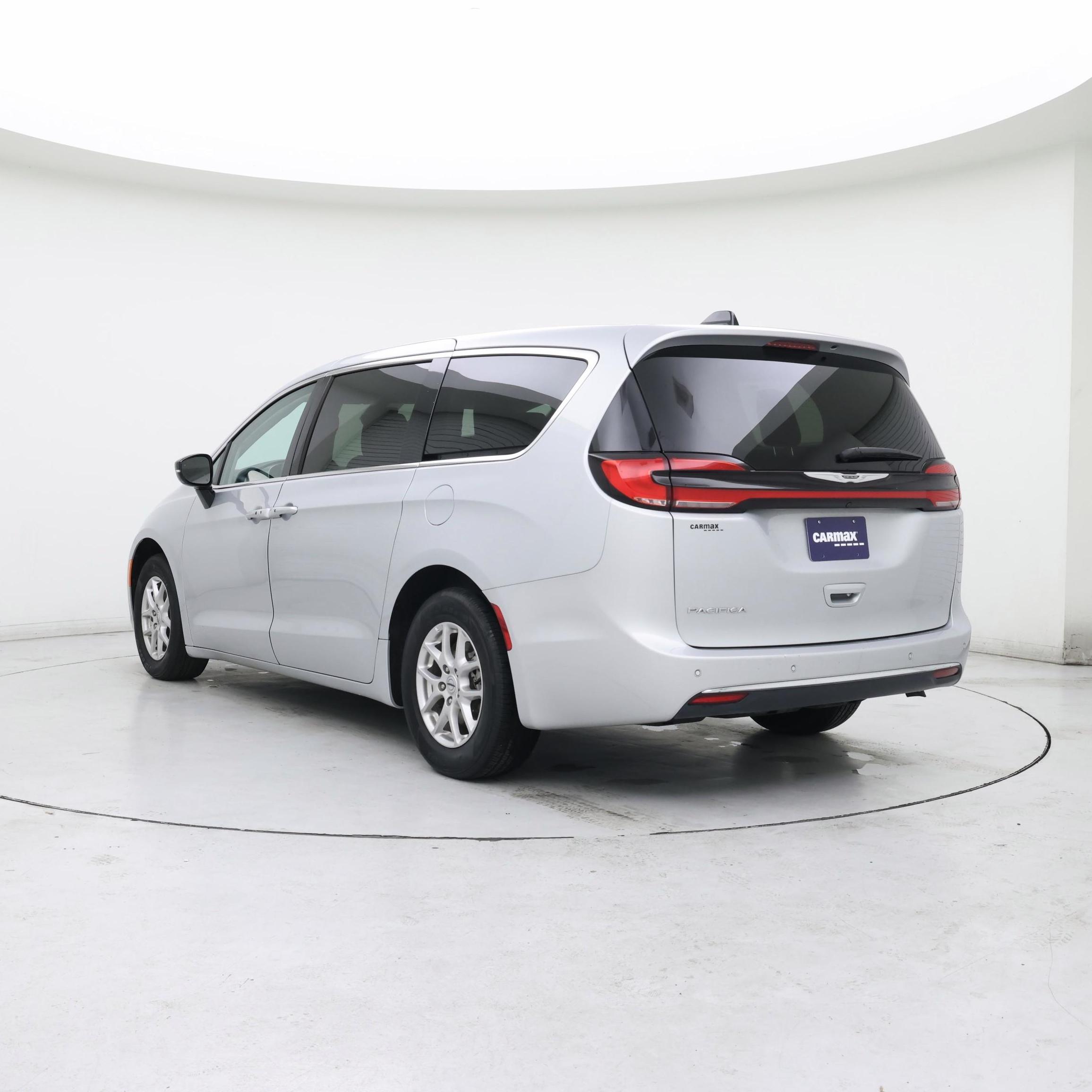 Thumbnail: 2024 Chrysler Pacifica - 2