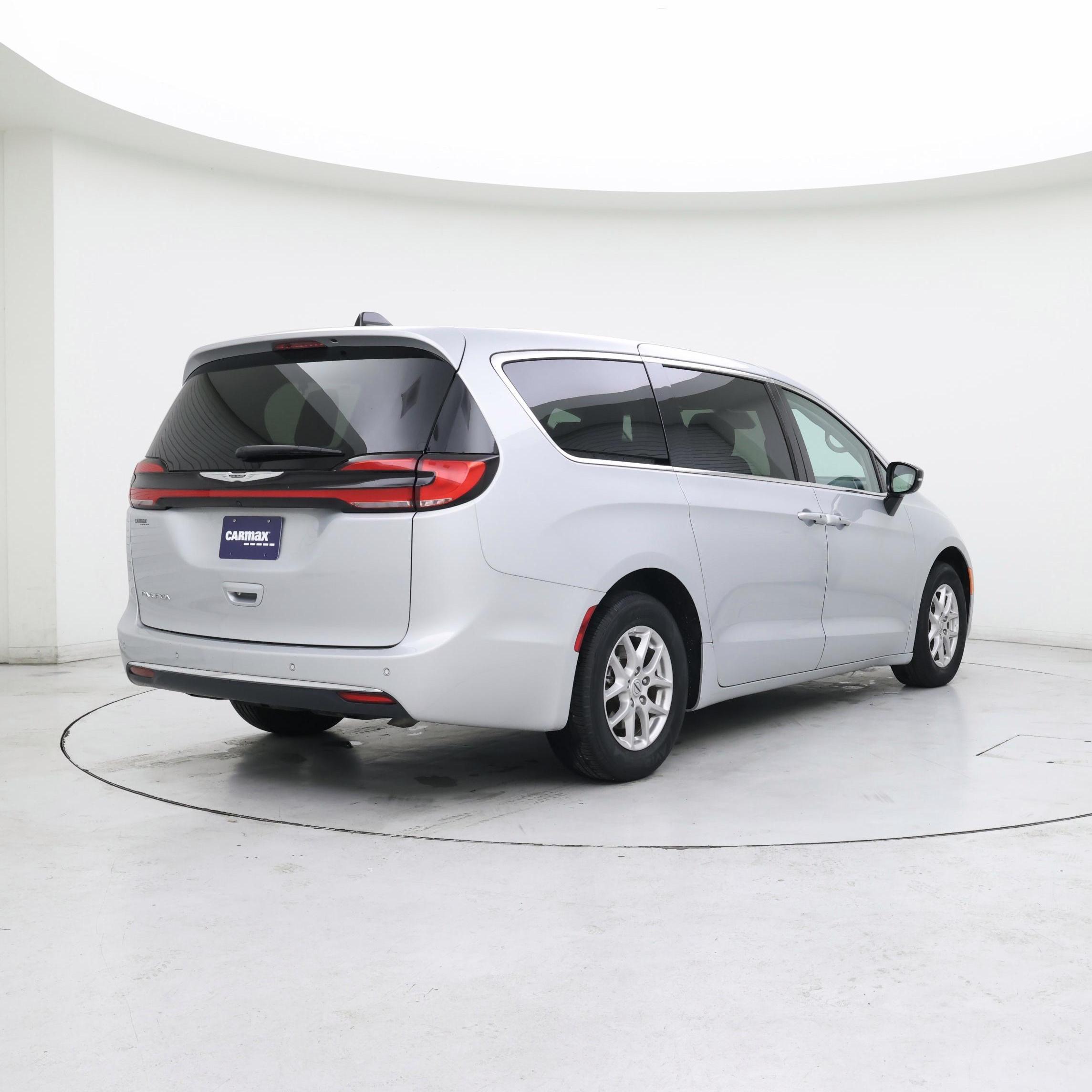 Thumbnail: 2024 Chrysler Pacifica - 8