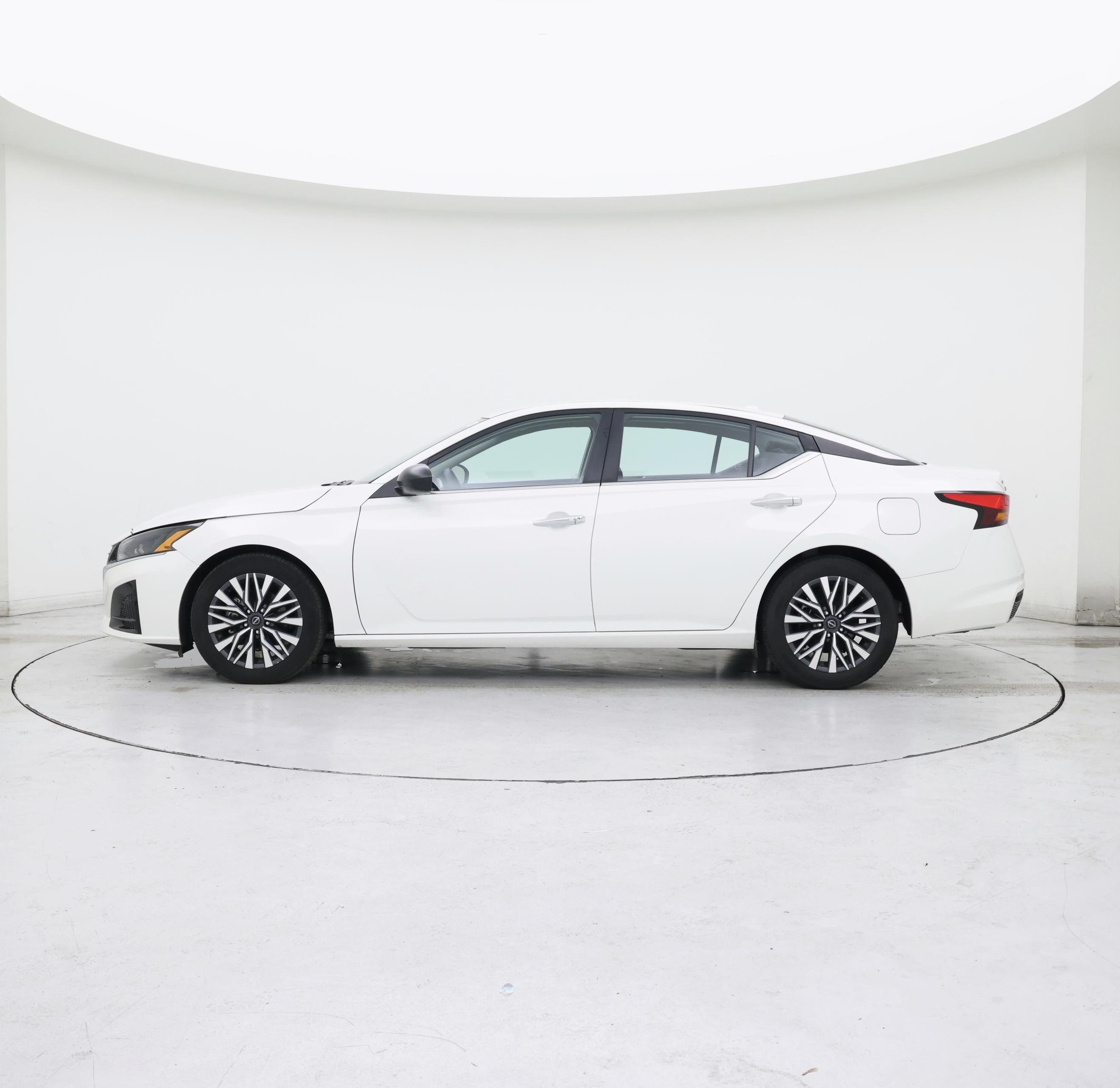 Thumbnail: 2024 Nissan Altima - 3