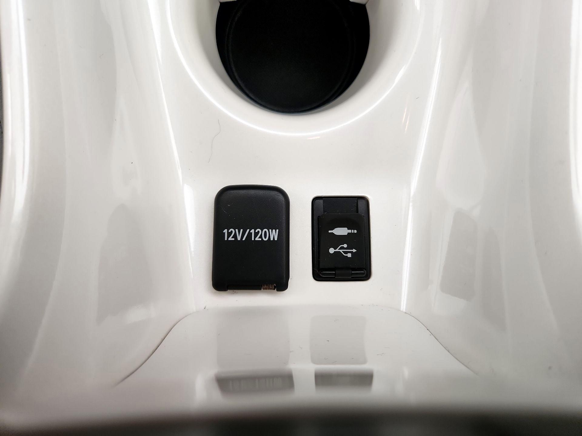 Thumbnail: 2016 Toyota Prius - 19