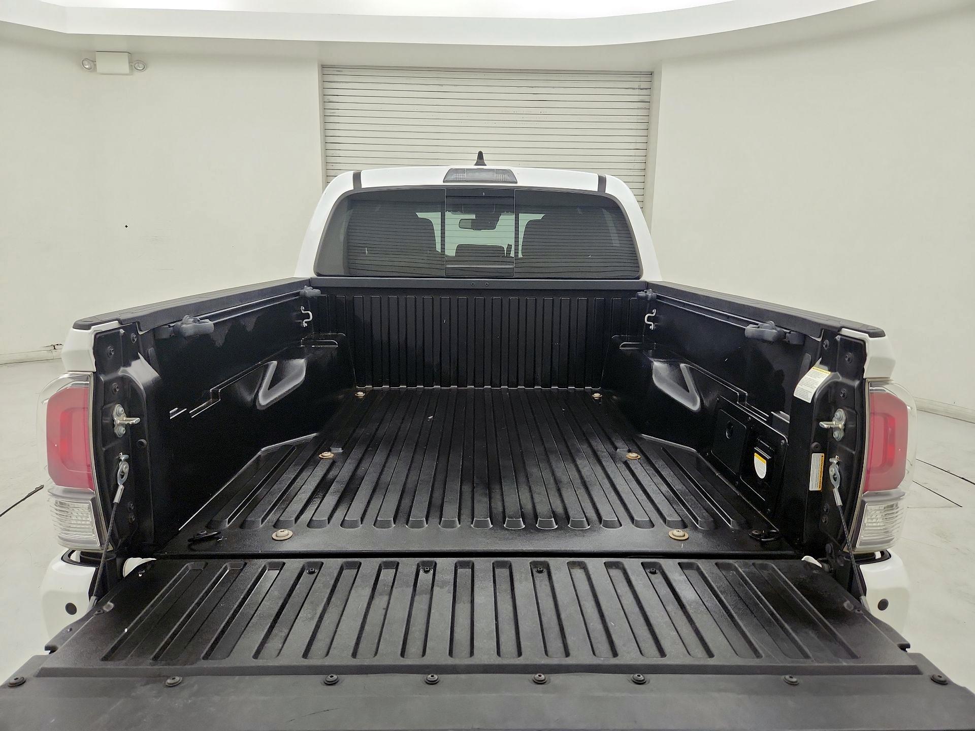 Thumbnail: 2020 Toyota Tacoma - 20