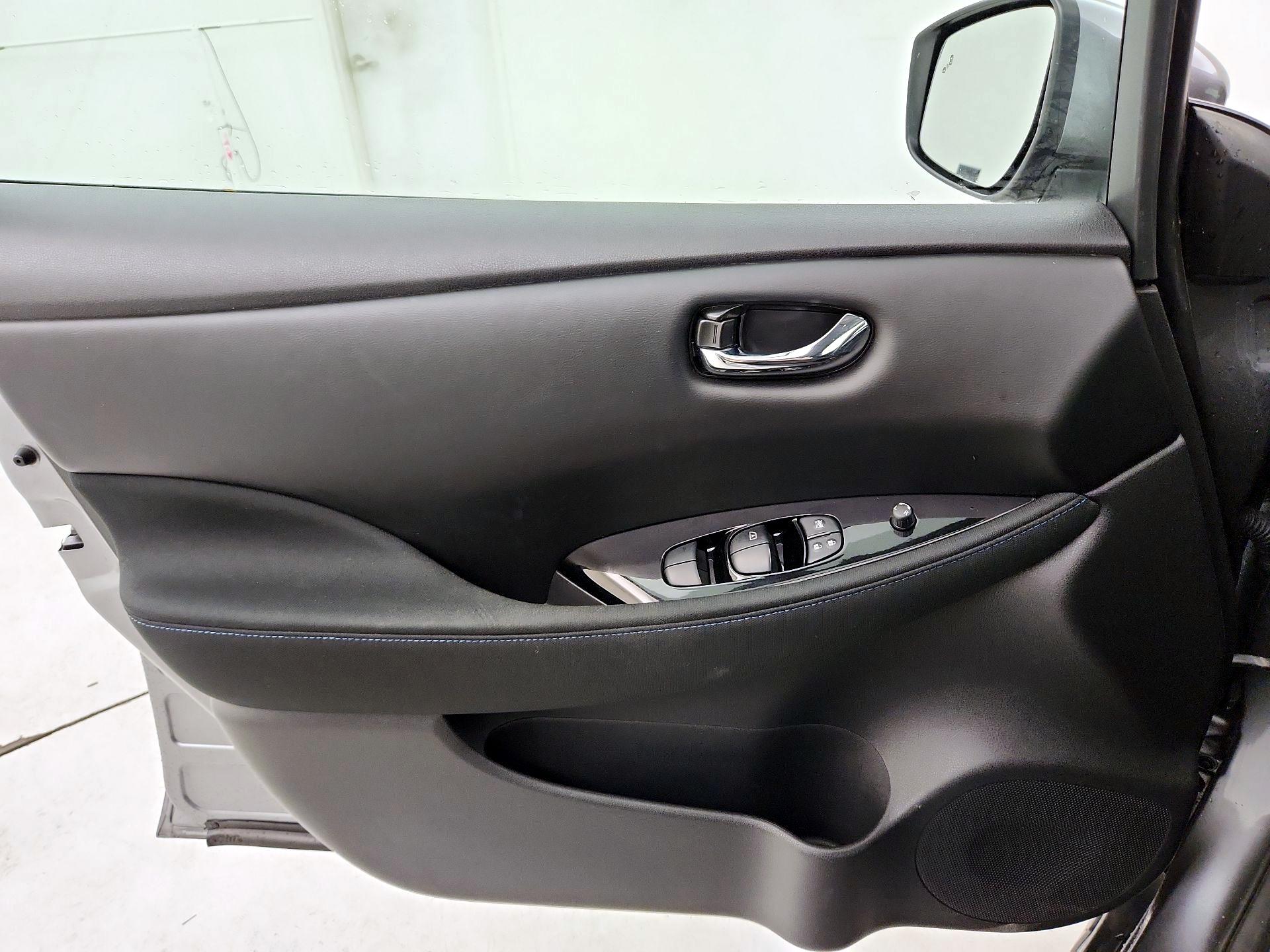 Thumbnail: 2022 Nissan Leaf - 12