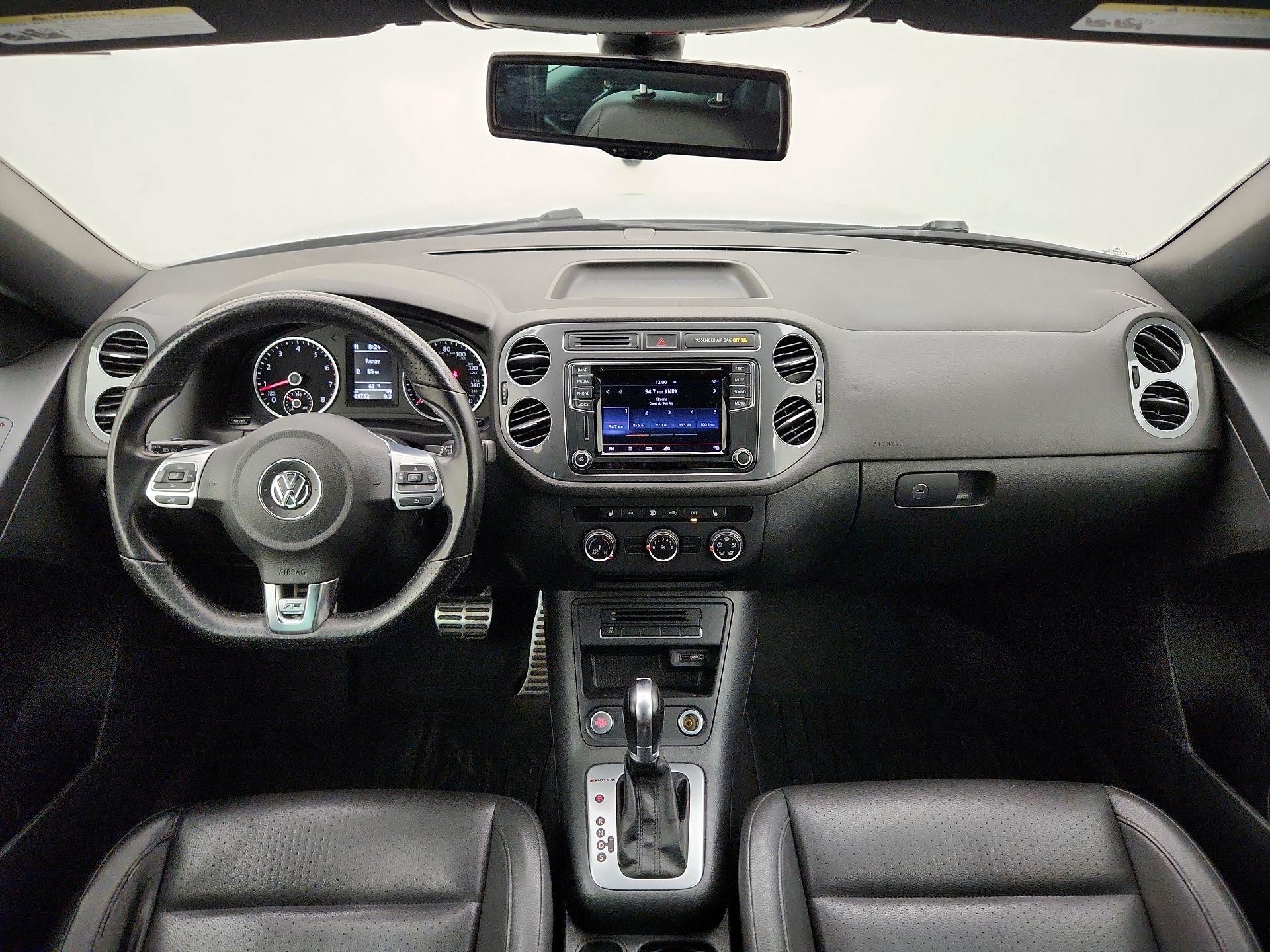 Thumbnail: 2016 Volkswagen Tiguan - 9