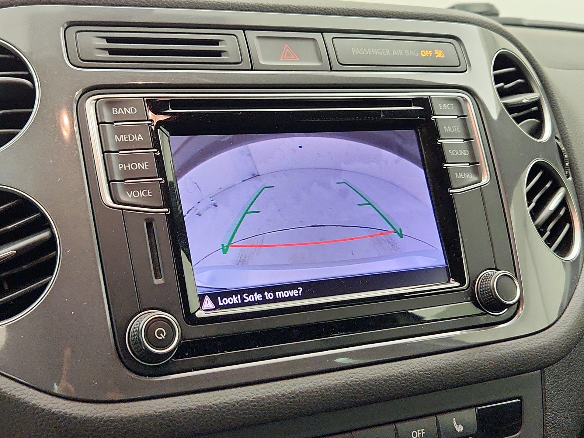 Thumbnail: 2016 Volkswagen Tiguan - 14