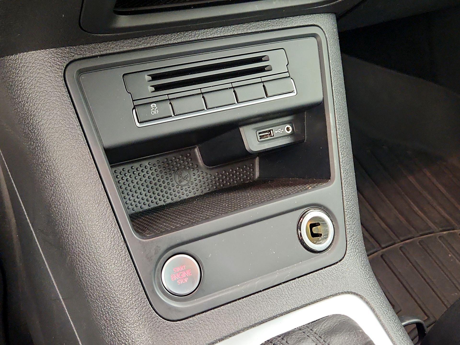 Thumbnail: 2016 Volkswagen Tiguan - 18