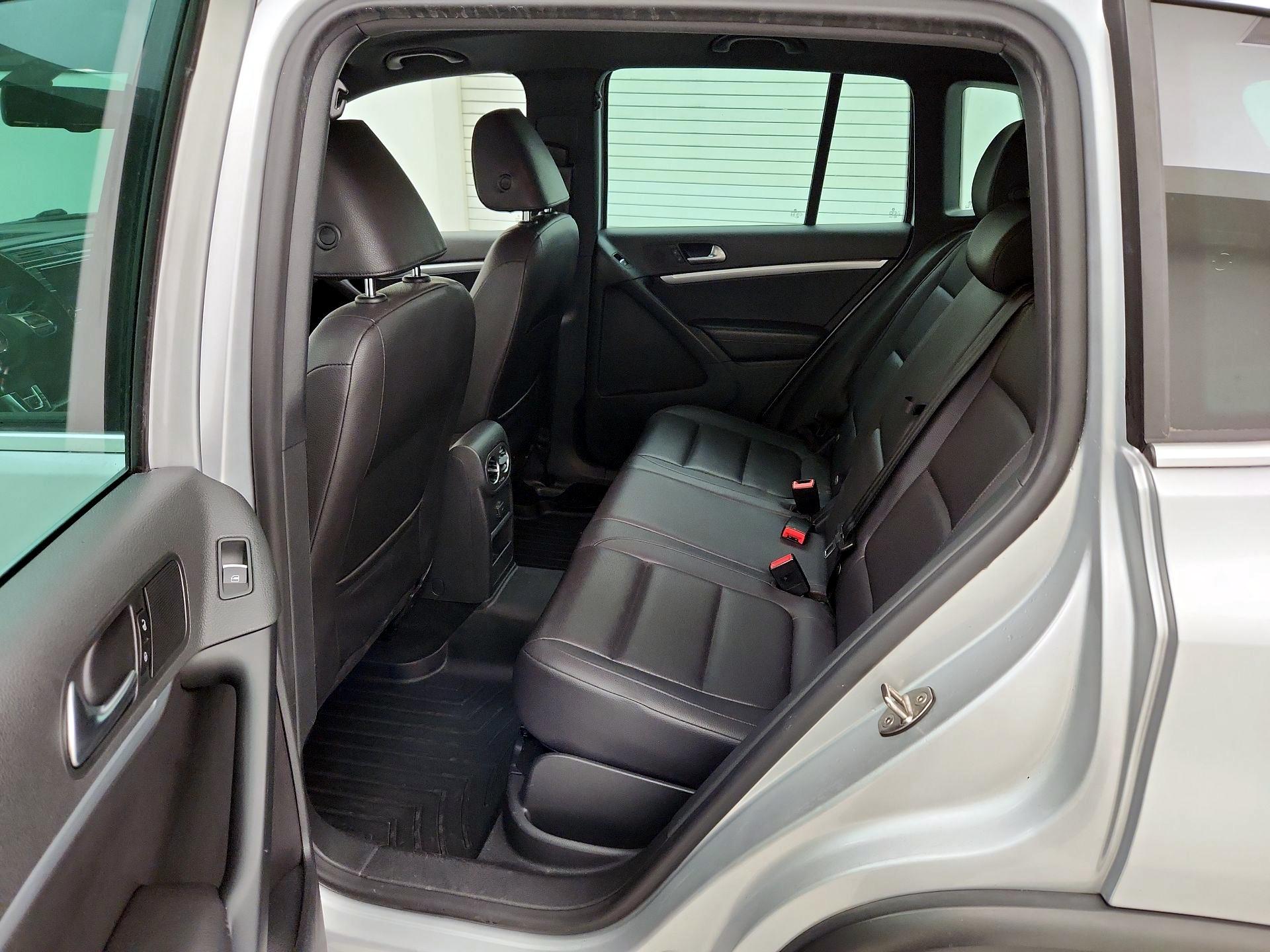 Thumbnail: 2016 Volkswagen Tiguan - 19