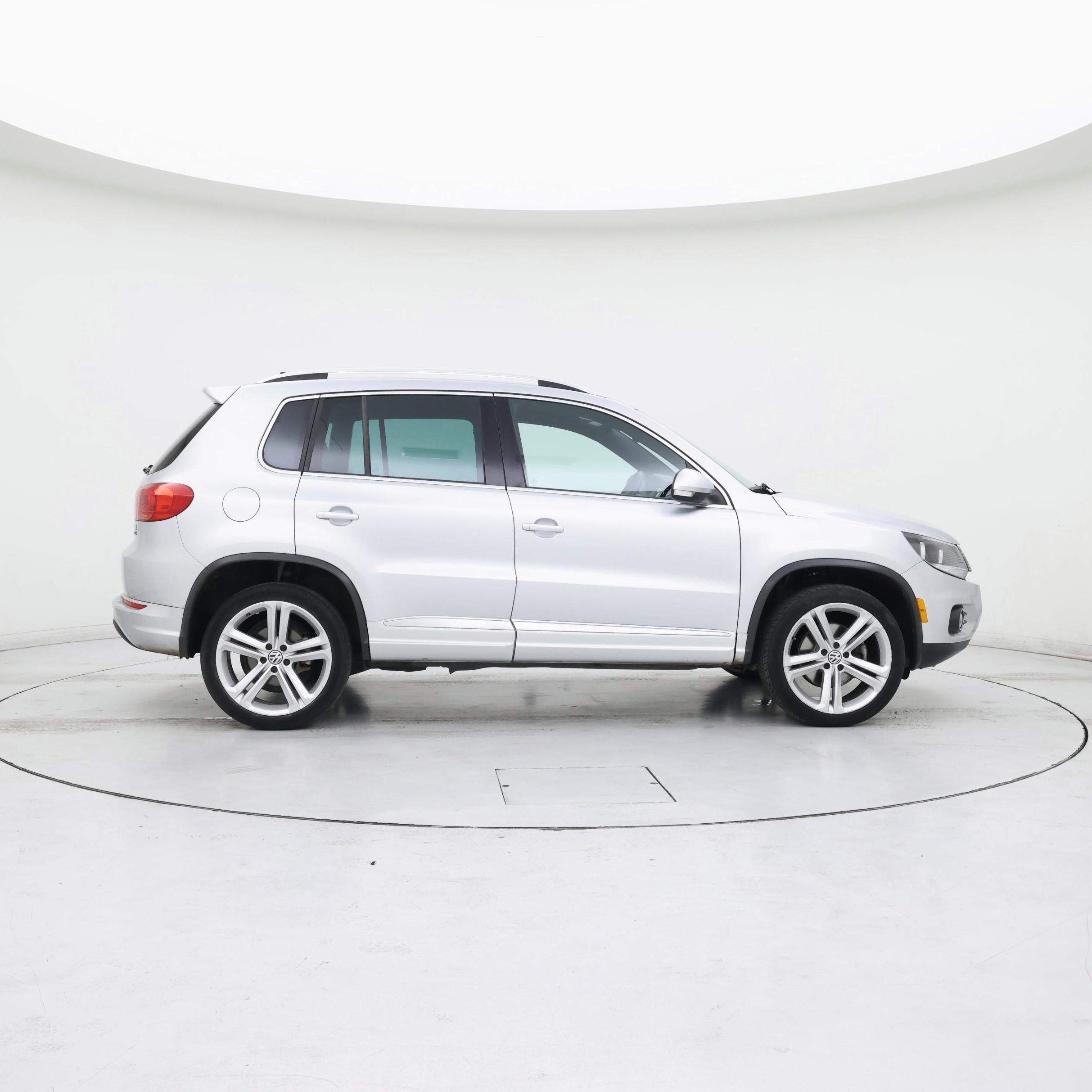 Thumbnail: 2016 Volkswagen Tiguan - 7