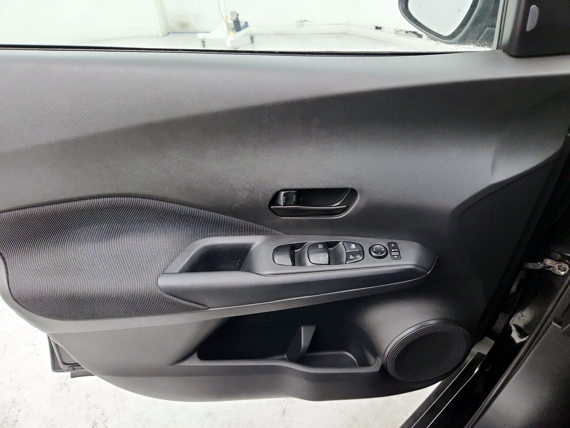 Thumbnail: 2020 Nissan Kicks - 12