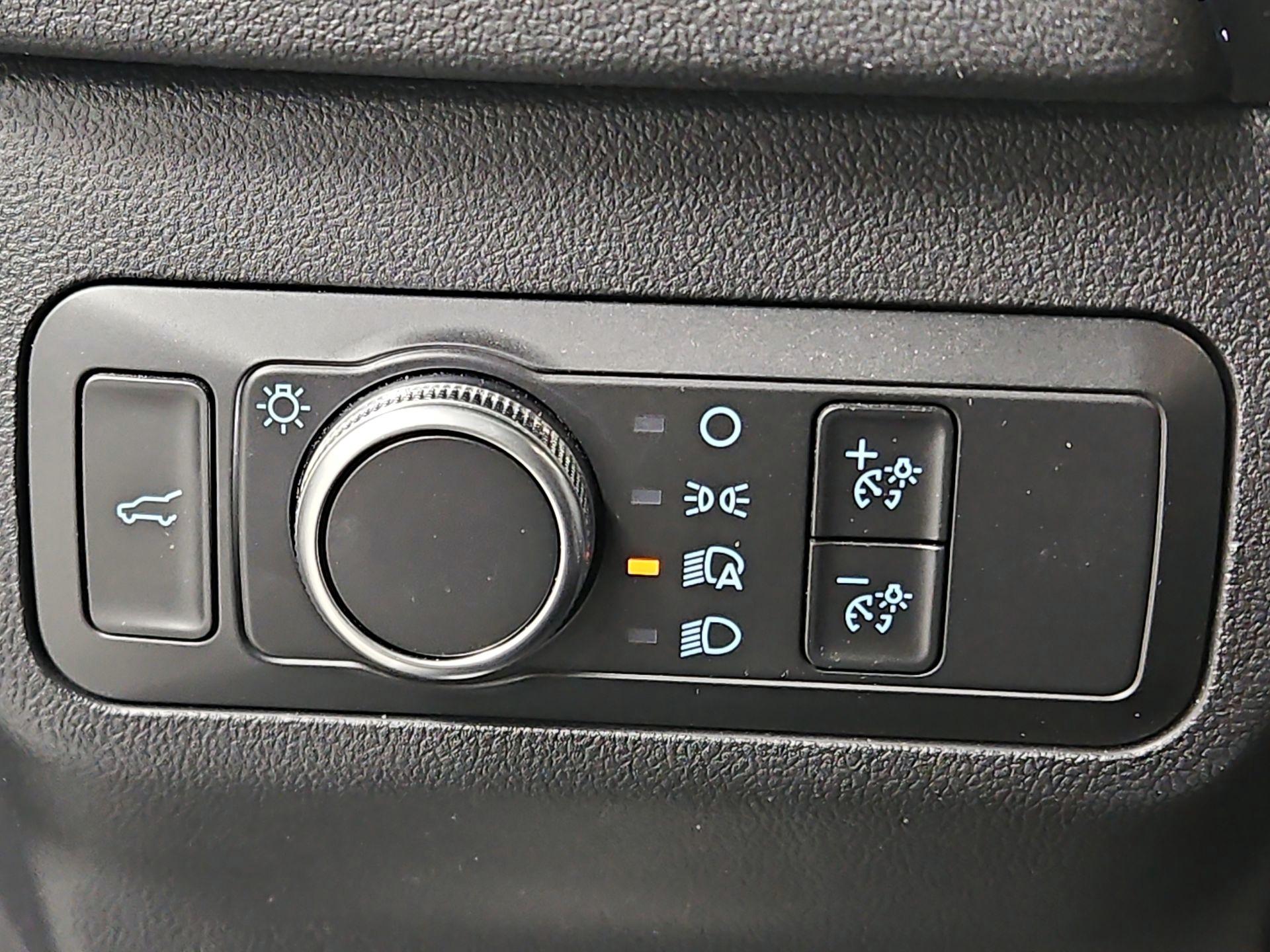 Thumbnail: 2021 Ford Escape - 13