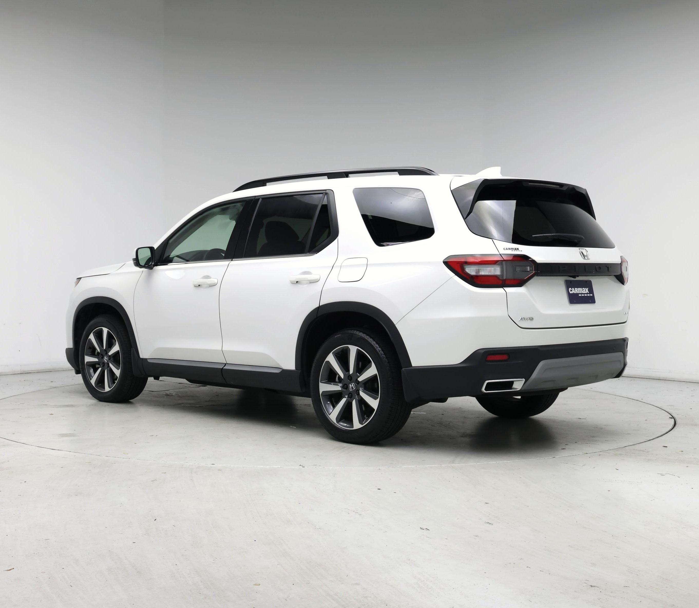 Thumbnail: 2023 Honda Pilot - 2