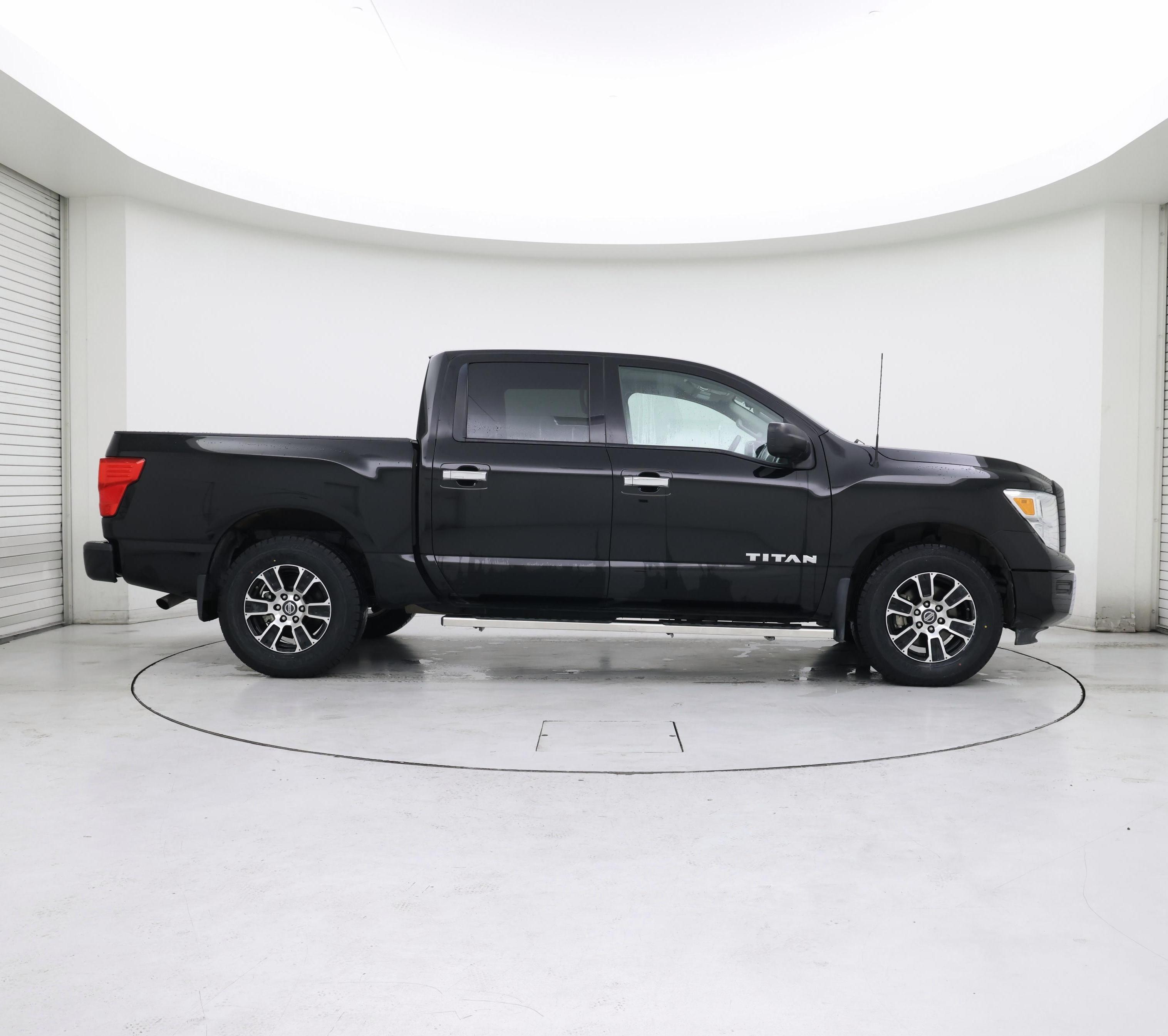 Thumbnail: 2021 Nissan Titan - 7