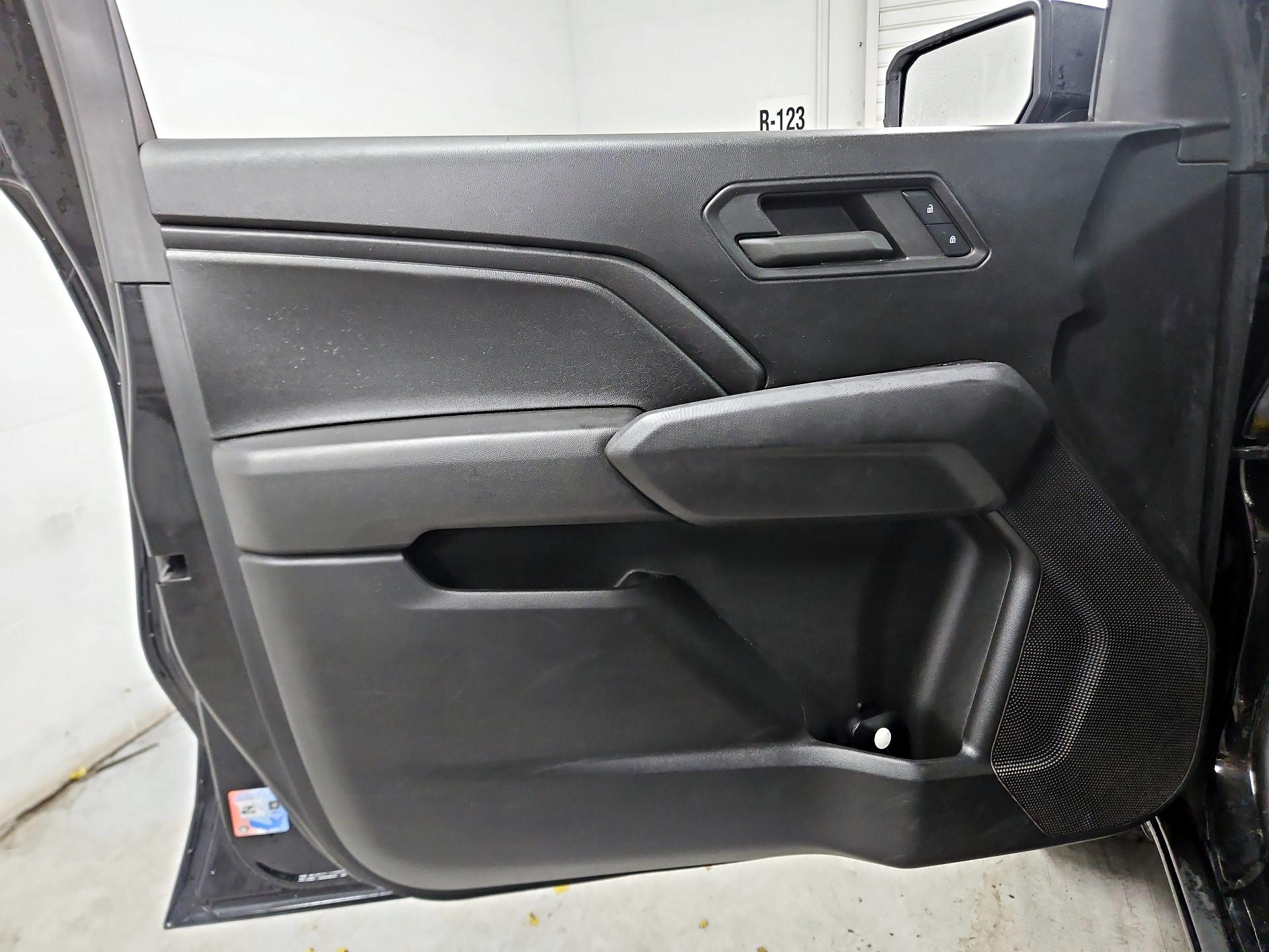 Thumbnail: 2023 Chevrolet Colorado - 12