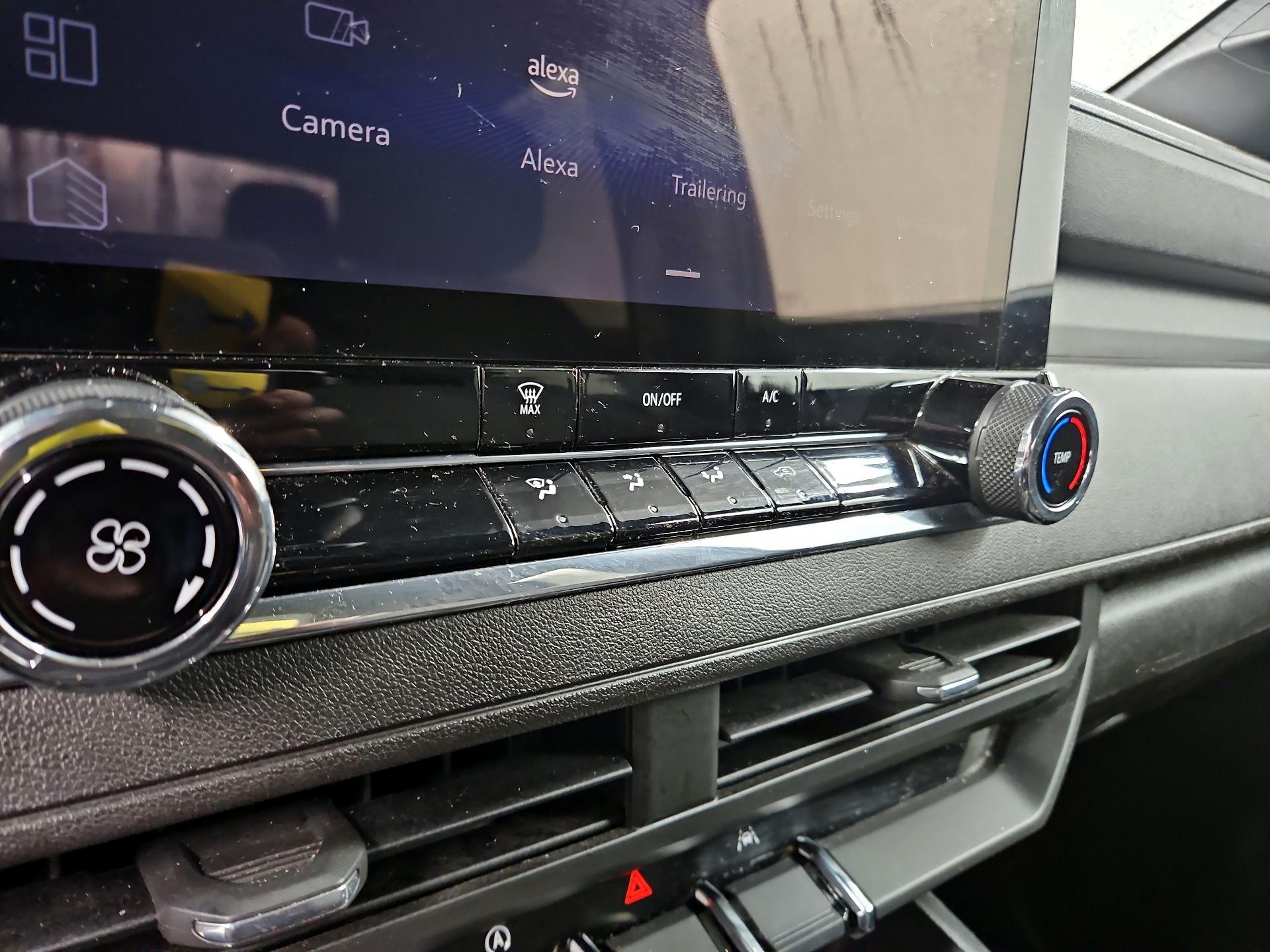 Thumbnail: 2023 Chevrolet Colorado - 16