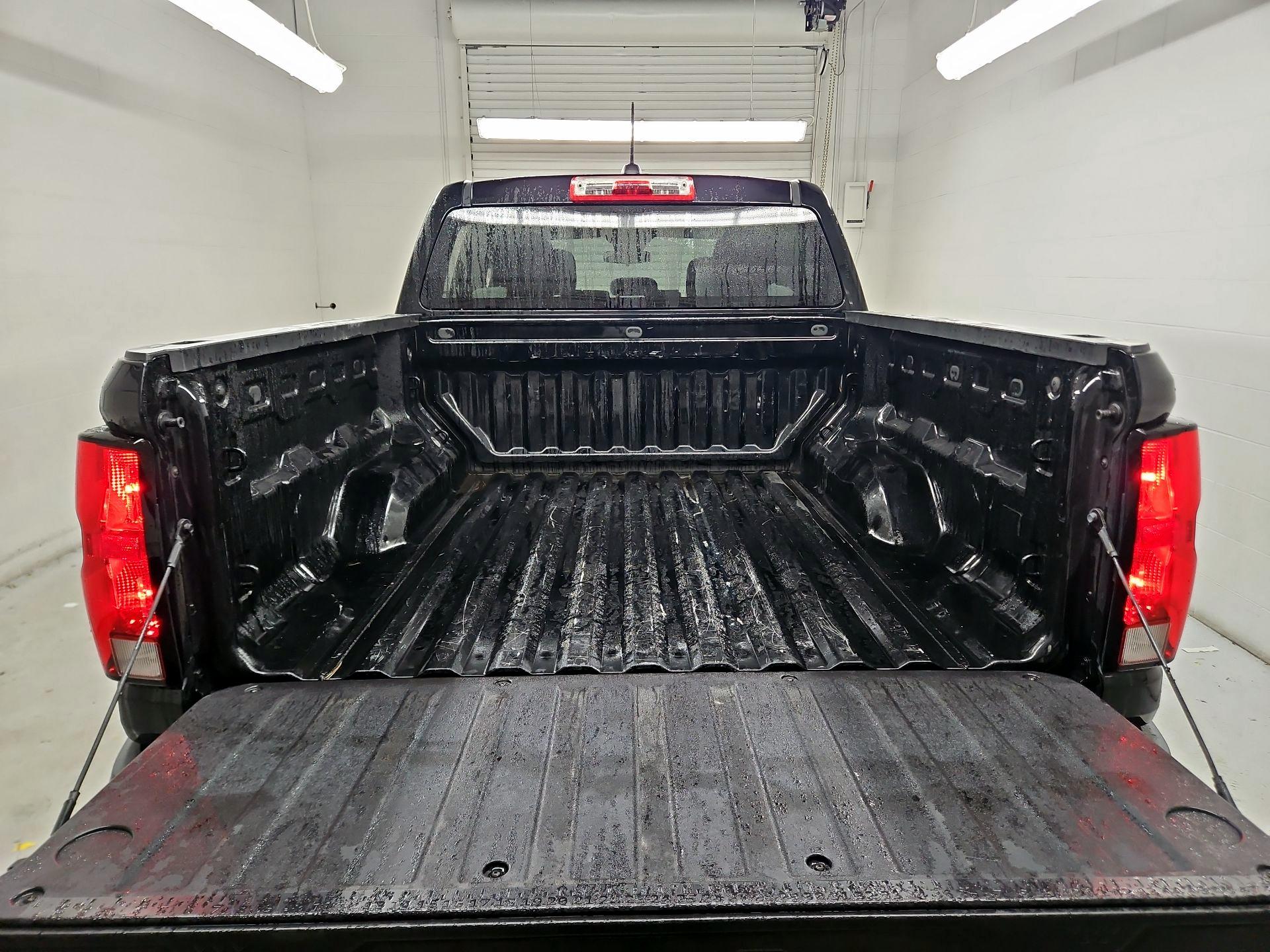 Thumbnail: 2023 Chevrolet Colorado - 20