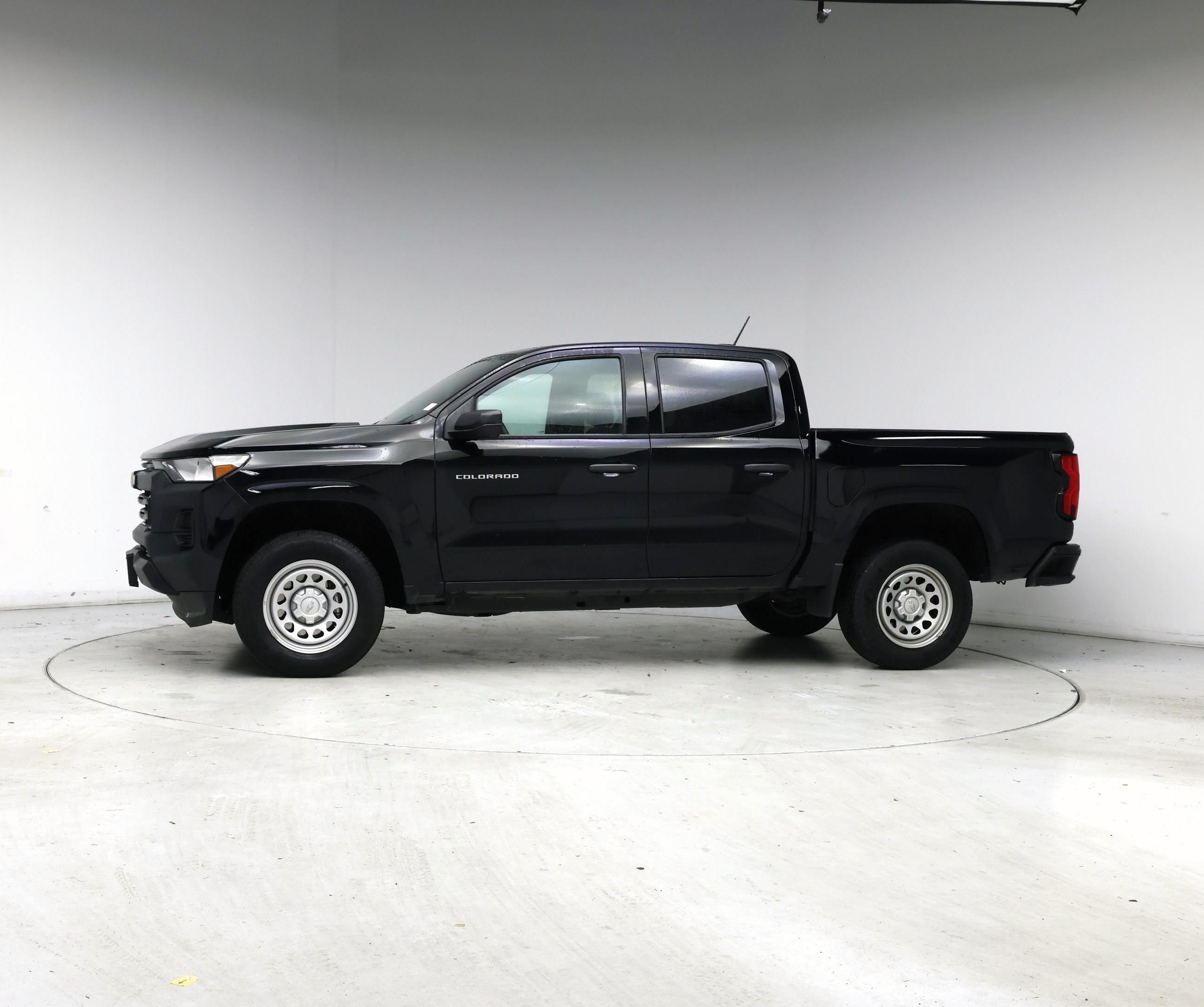 Thumbnail: 2023 Chevrolet Colorado - 3