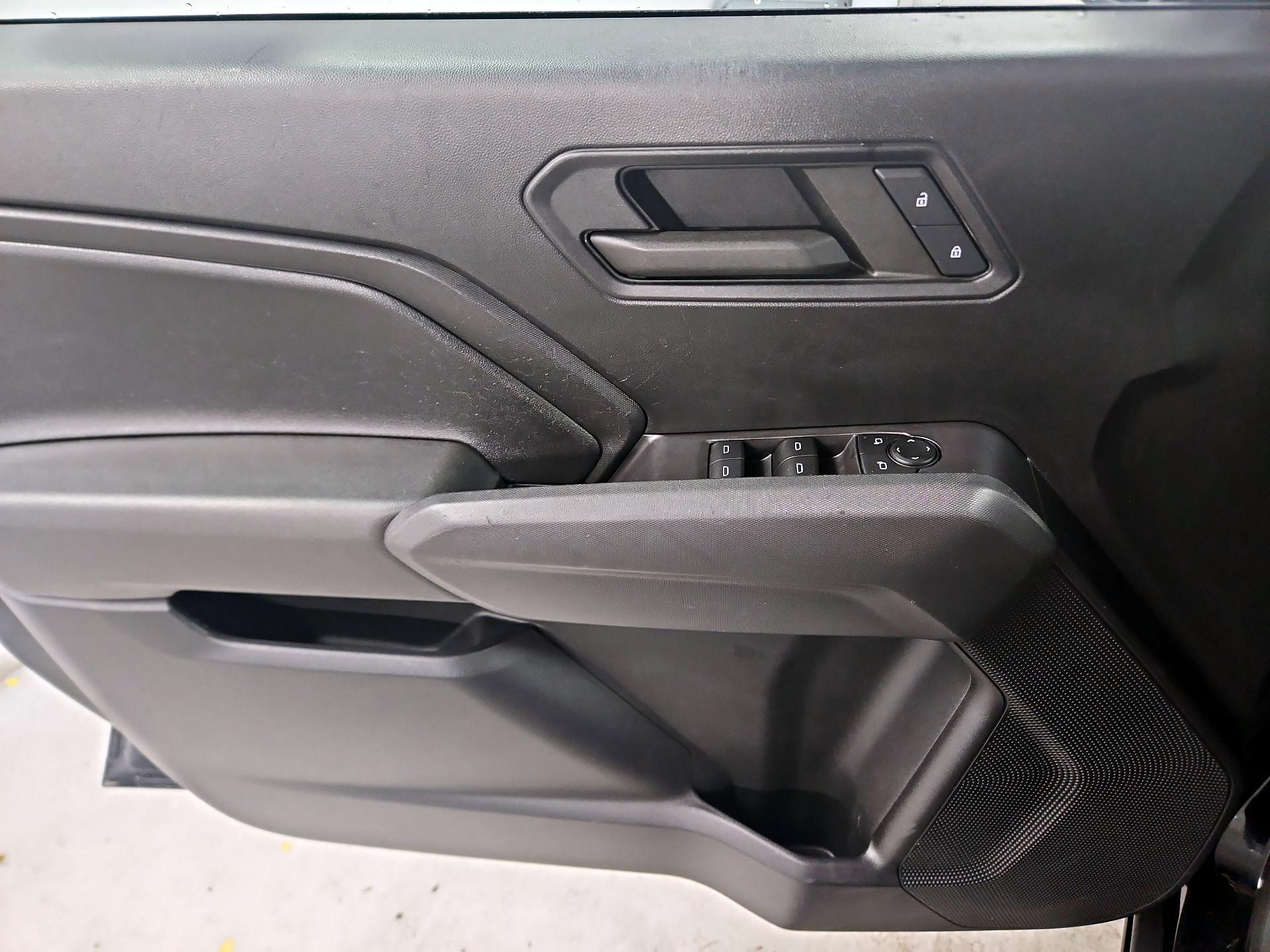 Thumbnail: 2023 Chevrolet Colorado - 12