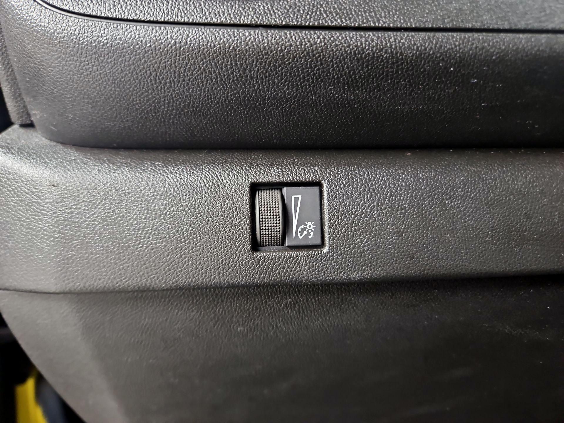 Thumbnail: 2023 Chevrolet Colorado - 13