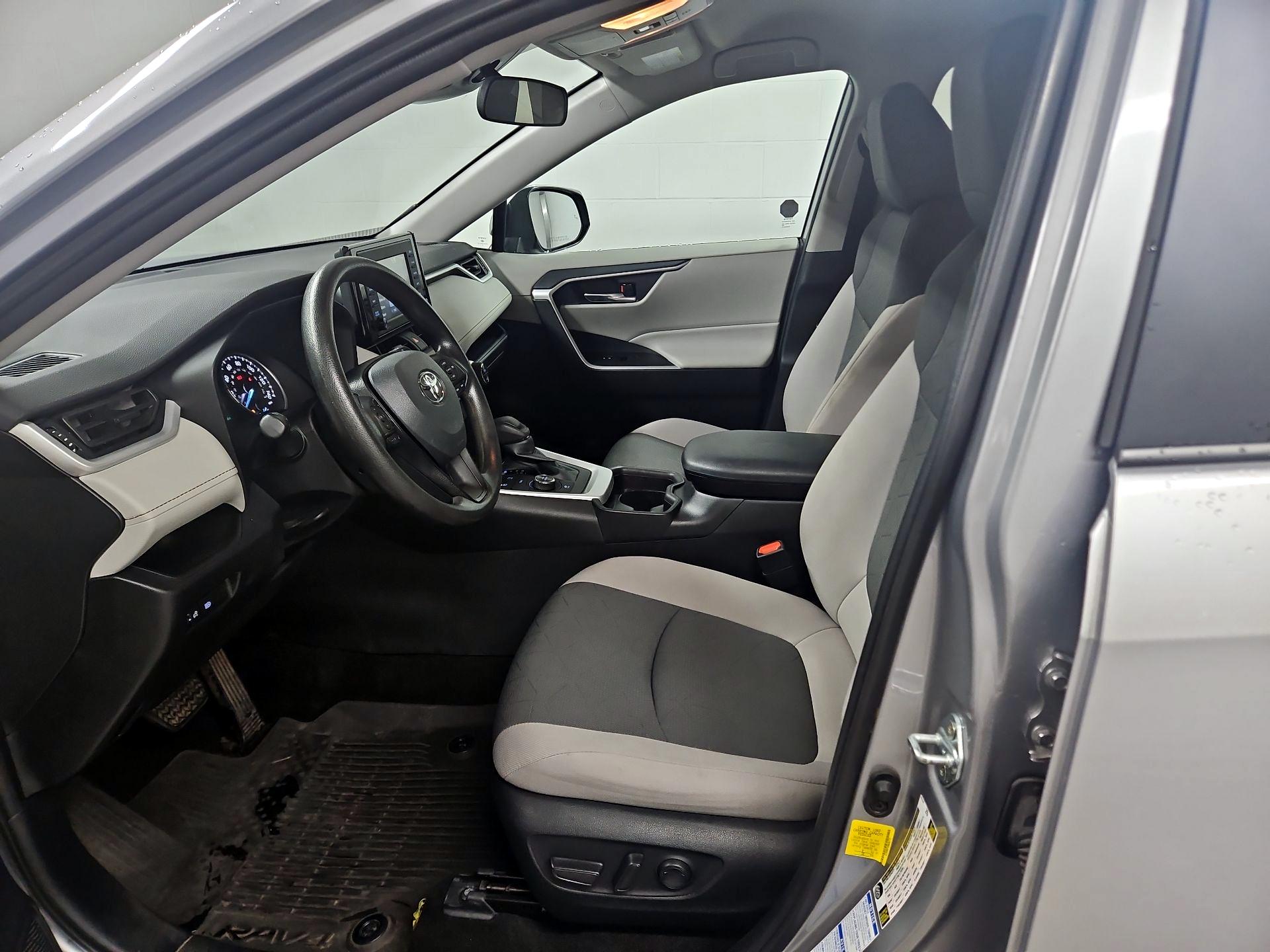 Thumbnail: 2021 Toyota RAV4 - 11