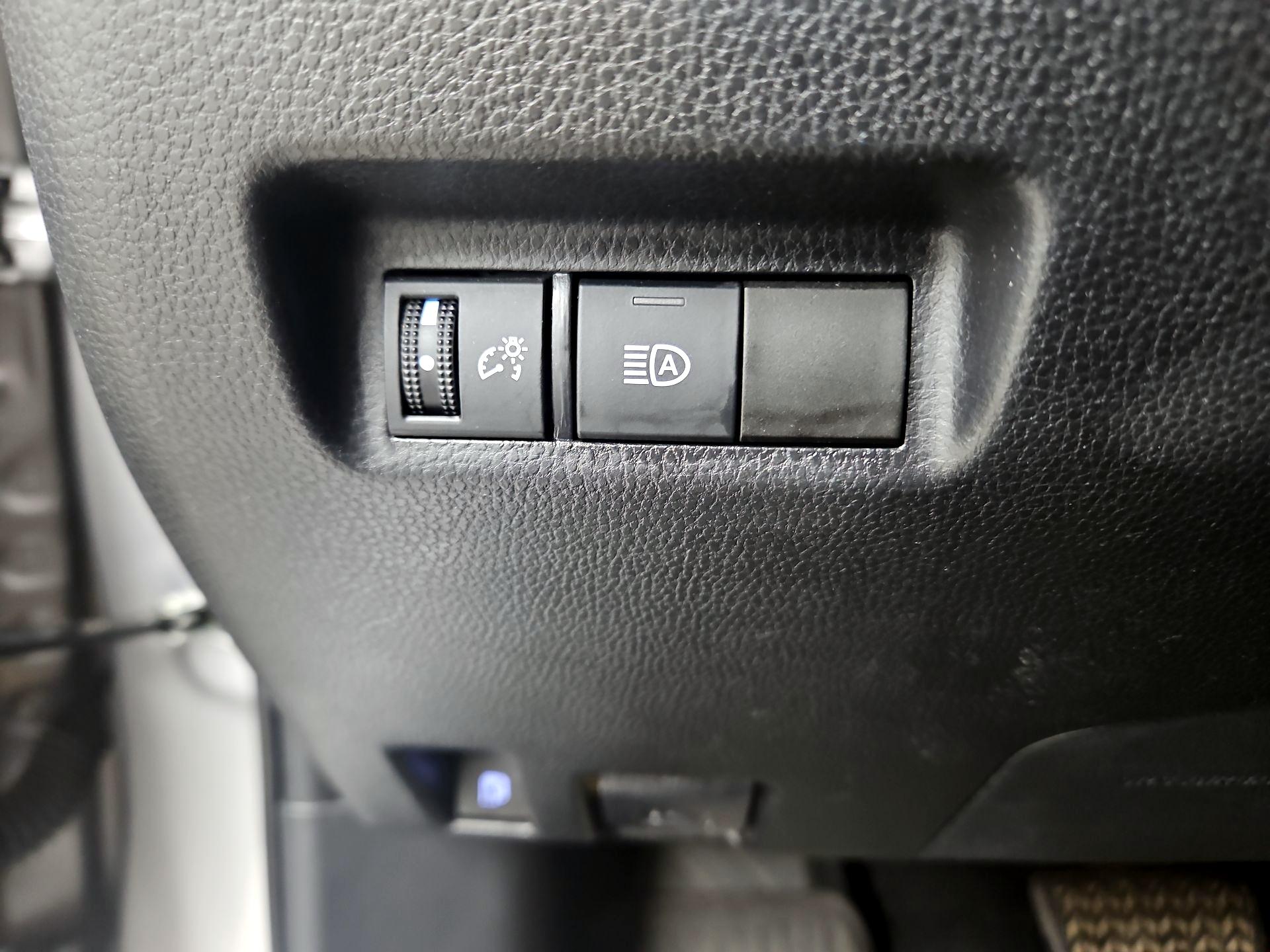 Thumbnail: 2021 Toyota RAV4 - 13