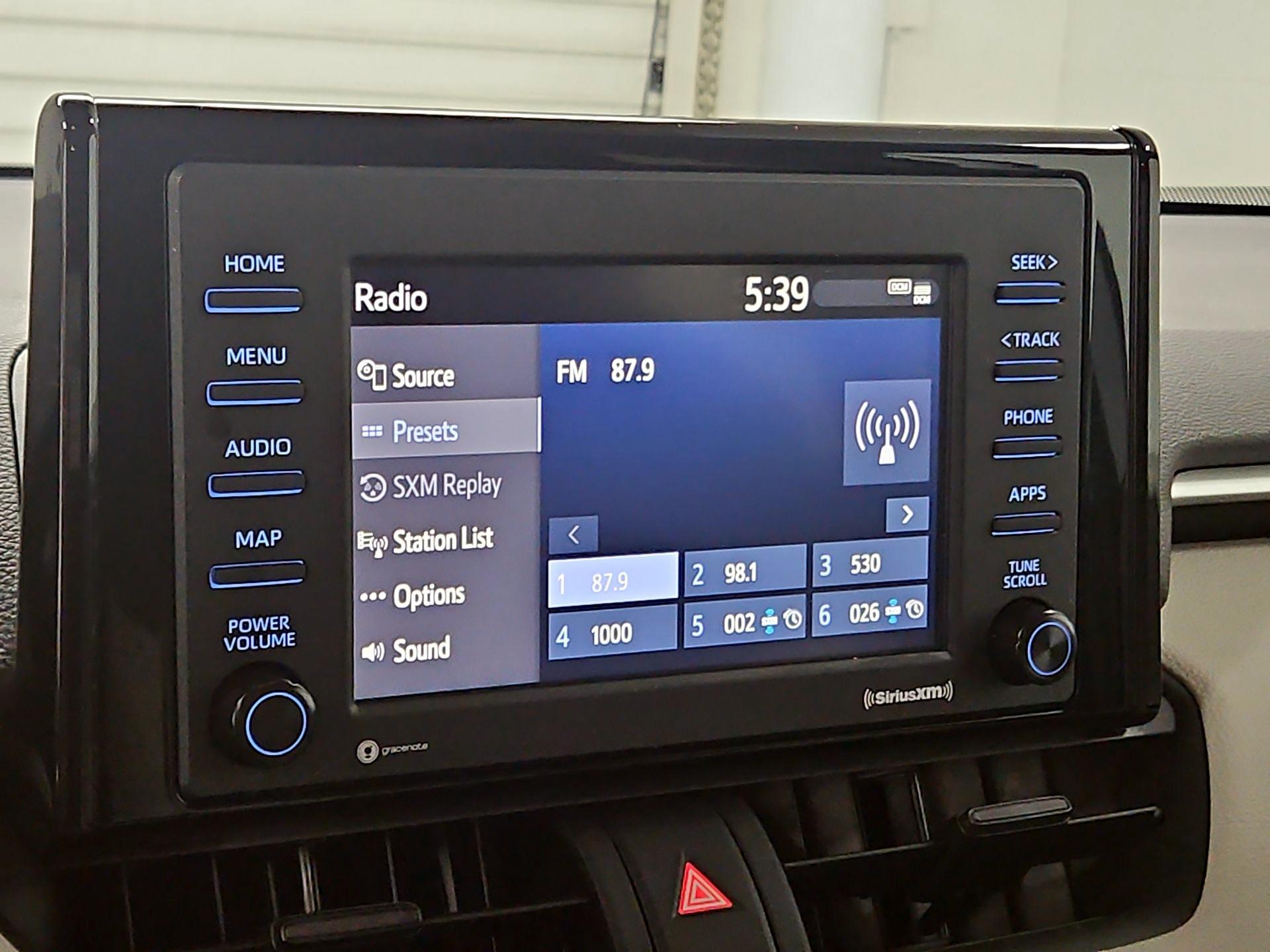 Thumbnail: 2021 Toyota RAV4 - 15