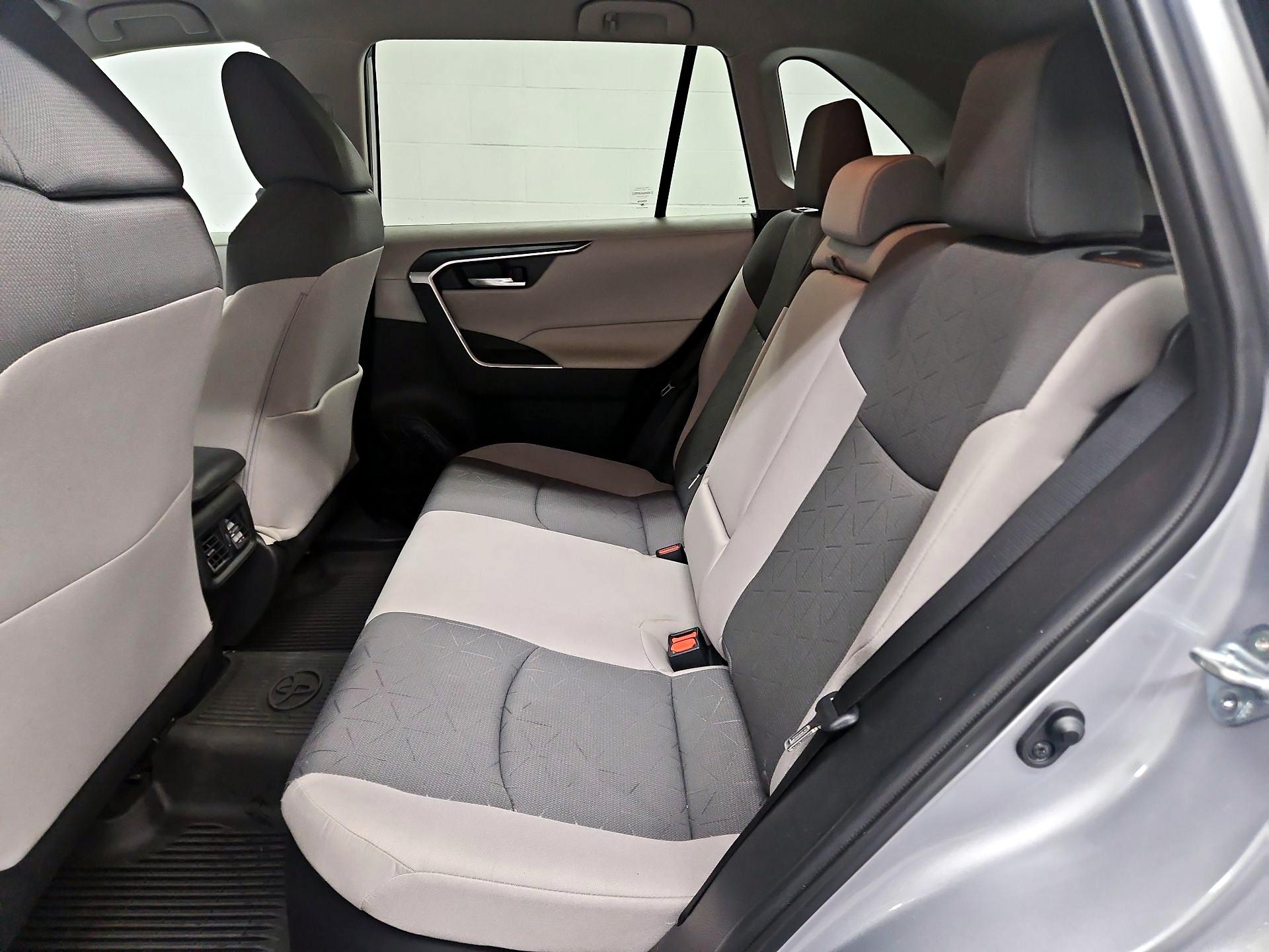 Thumbnail: 2021 Toyota RAV4 - 19