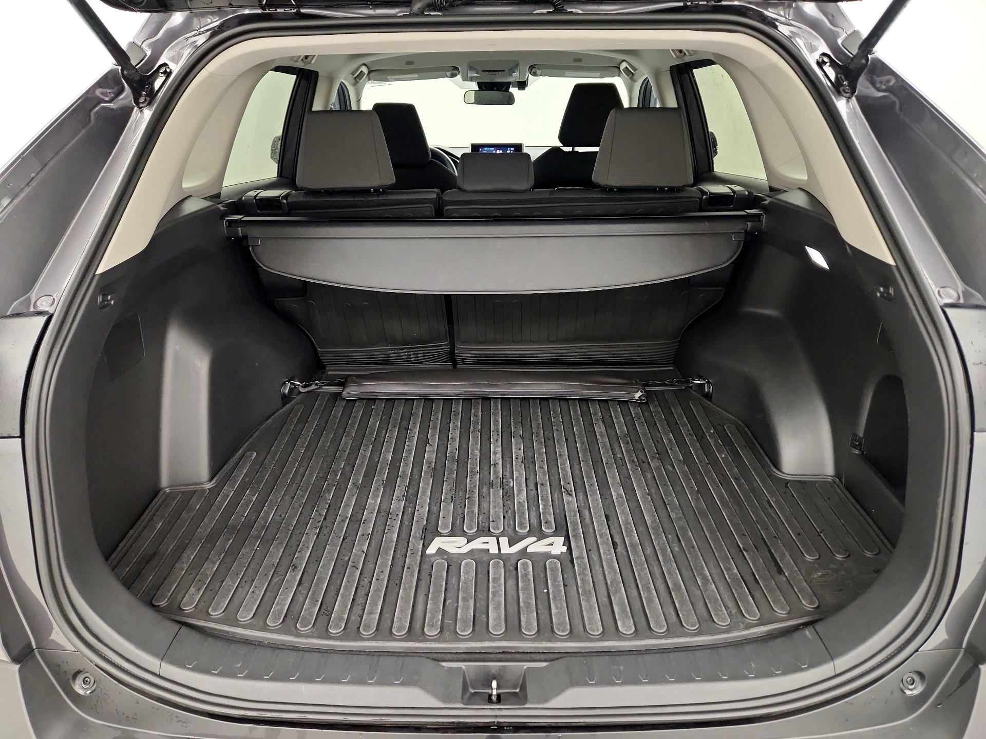 Thumbnail: 2023 Toyota RAV4 - 20