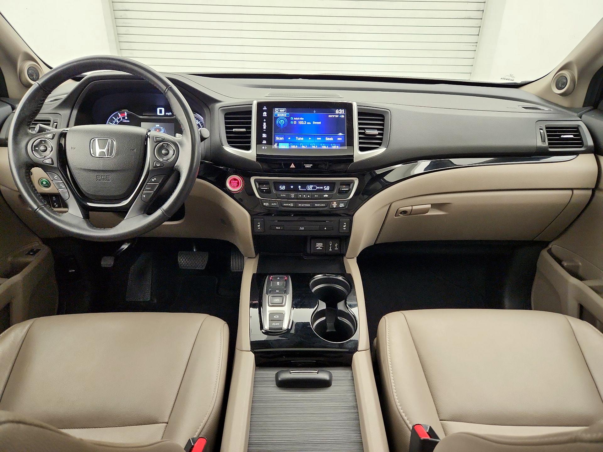 Thumbnail: 2017 Honda Pilot - 9
