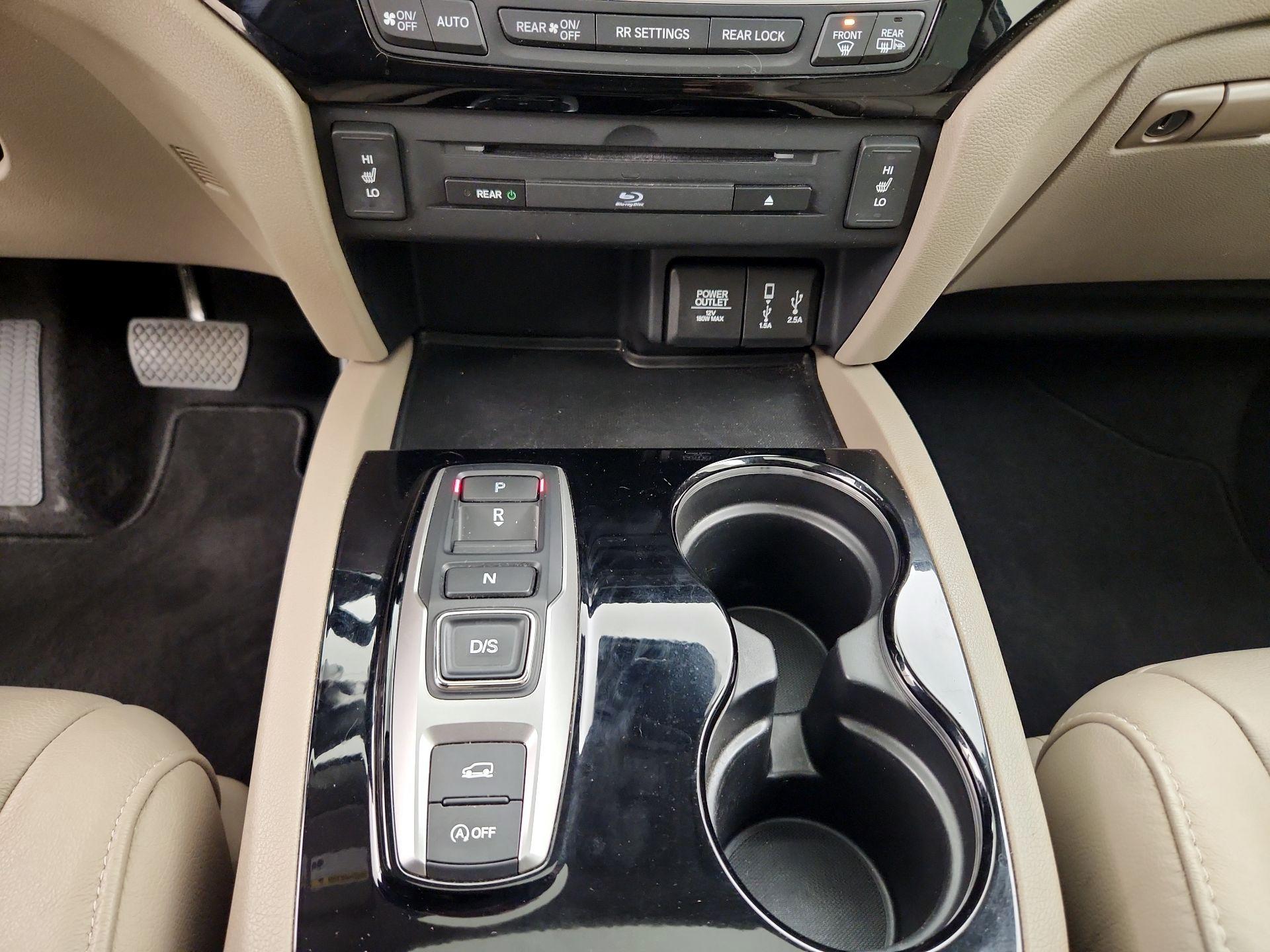 Thumbnail: 2017 Honda Pilot - 18