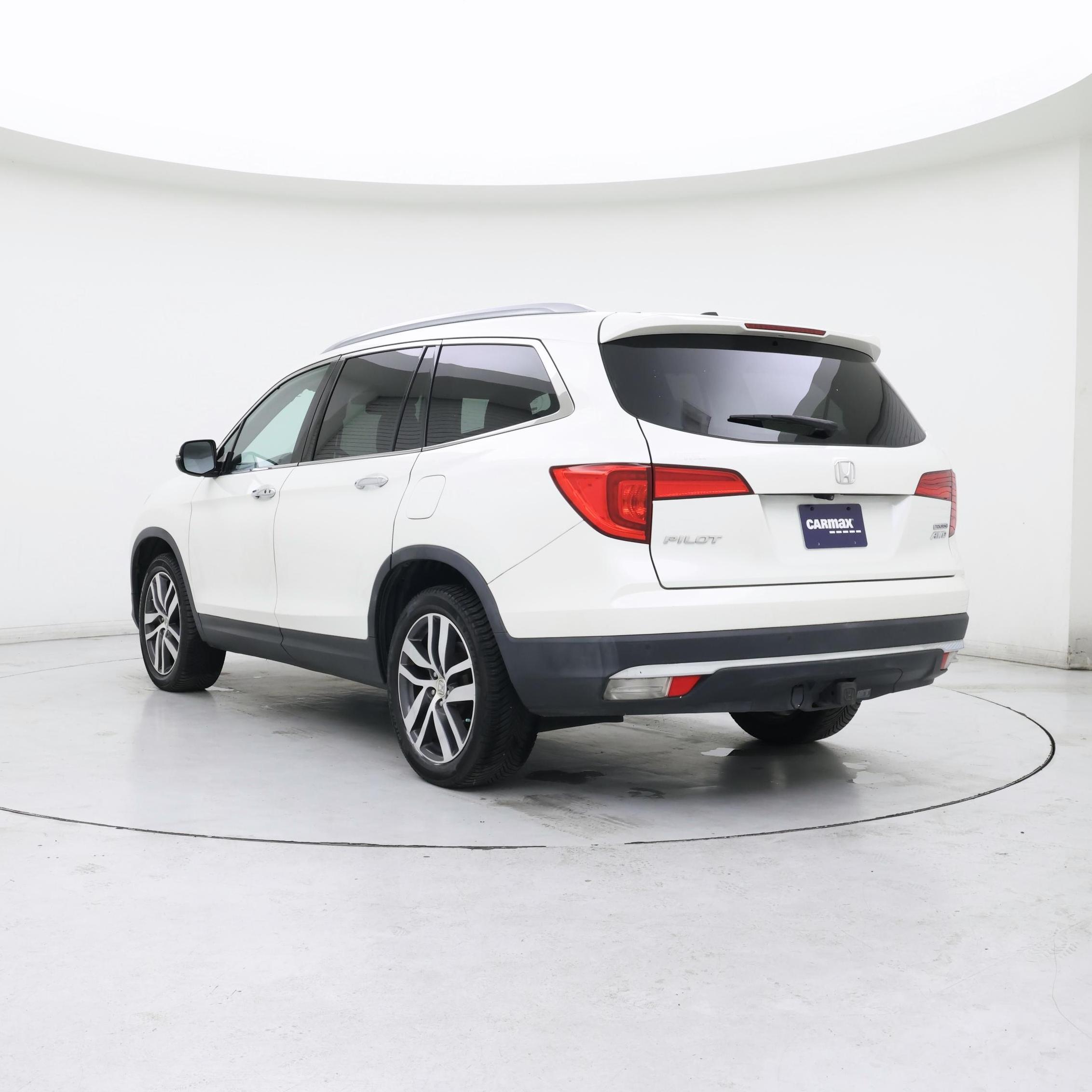 Thumbnail: 2017 Honda Pilot - 2