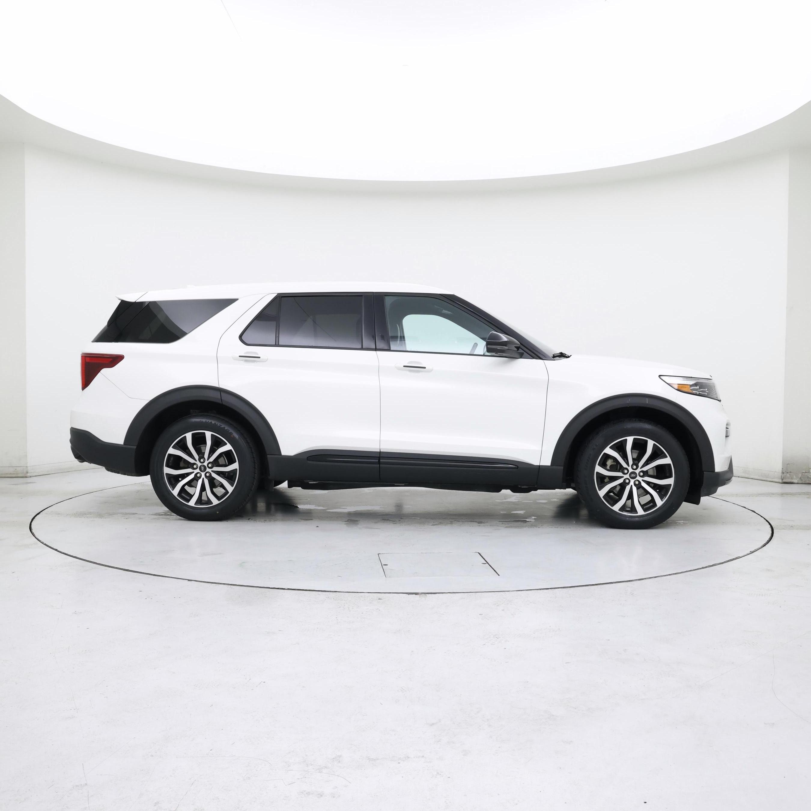 Thumbnail: 2021 Ford Explorer - 7