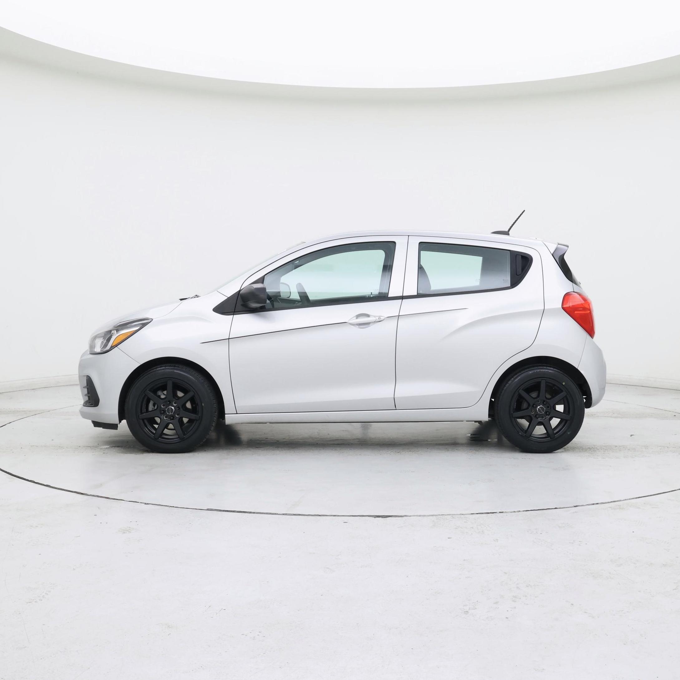 Thumbnail: 2017 Chevrolet Spark - 3