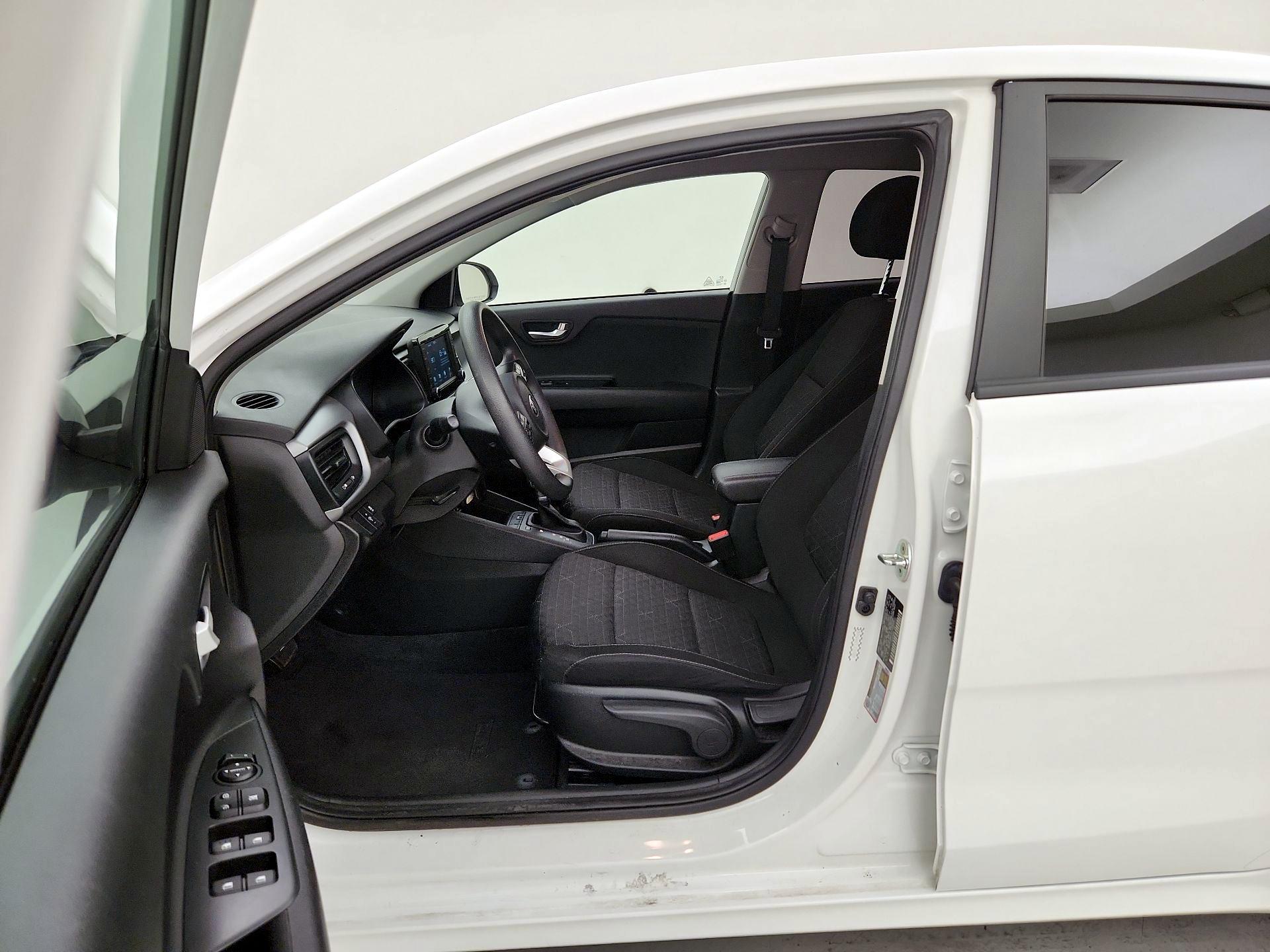 Thumbnail: 2020 Kia Rio - 11