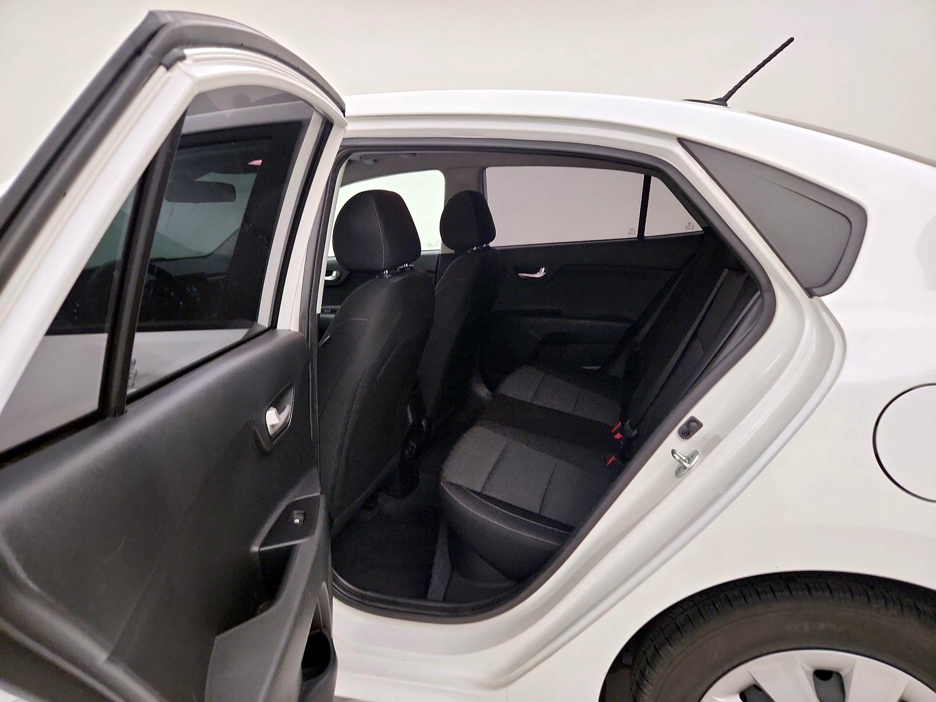 Thumbnail: 2020 Kia Rio - 19