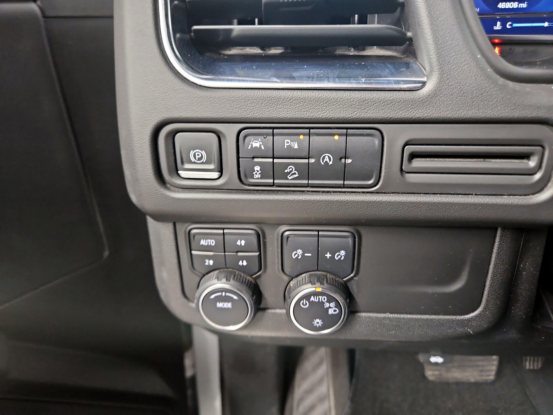 Thumbnail: 2023 Chevrolet Suburban - 13