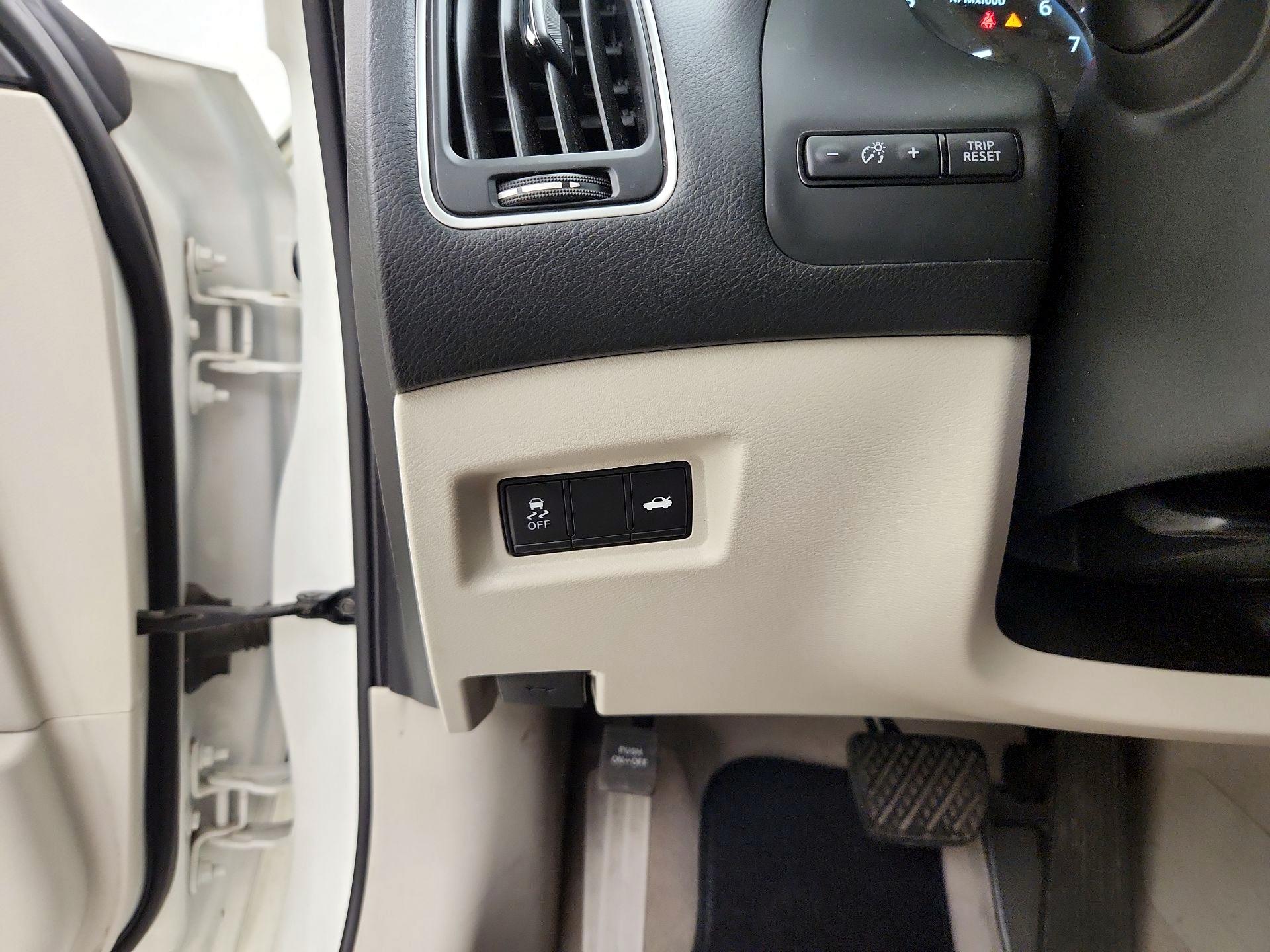 Thumbnail: 2020 INFINITI Q50 - 13