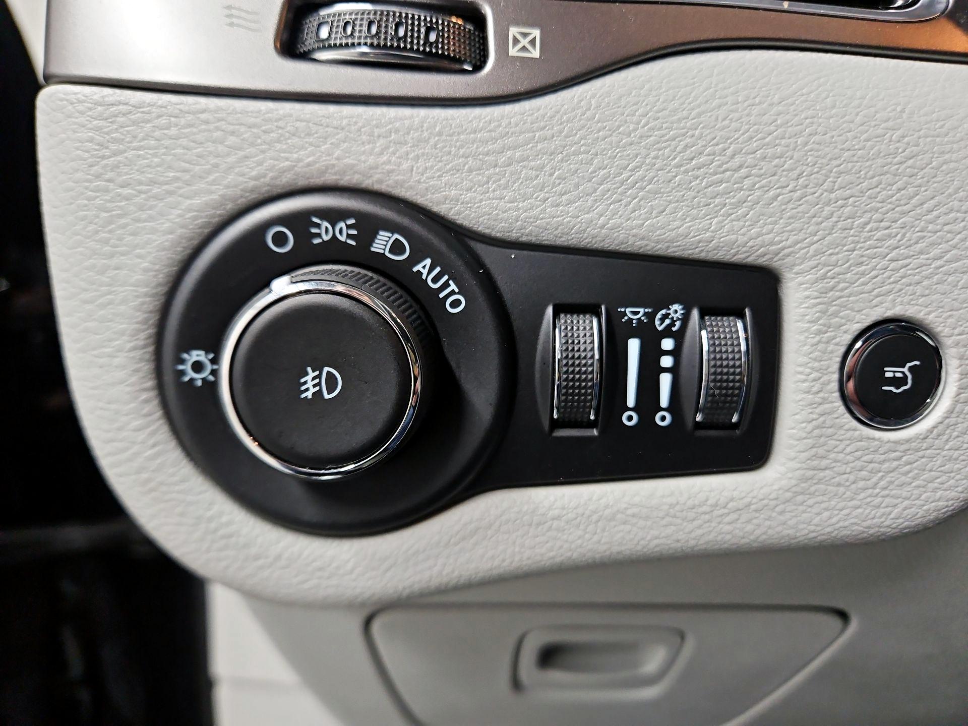 Thumbnail: 2021 Jeep Cherokee - 13